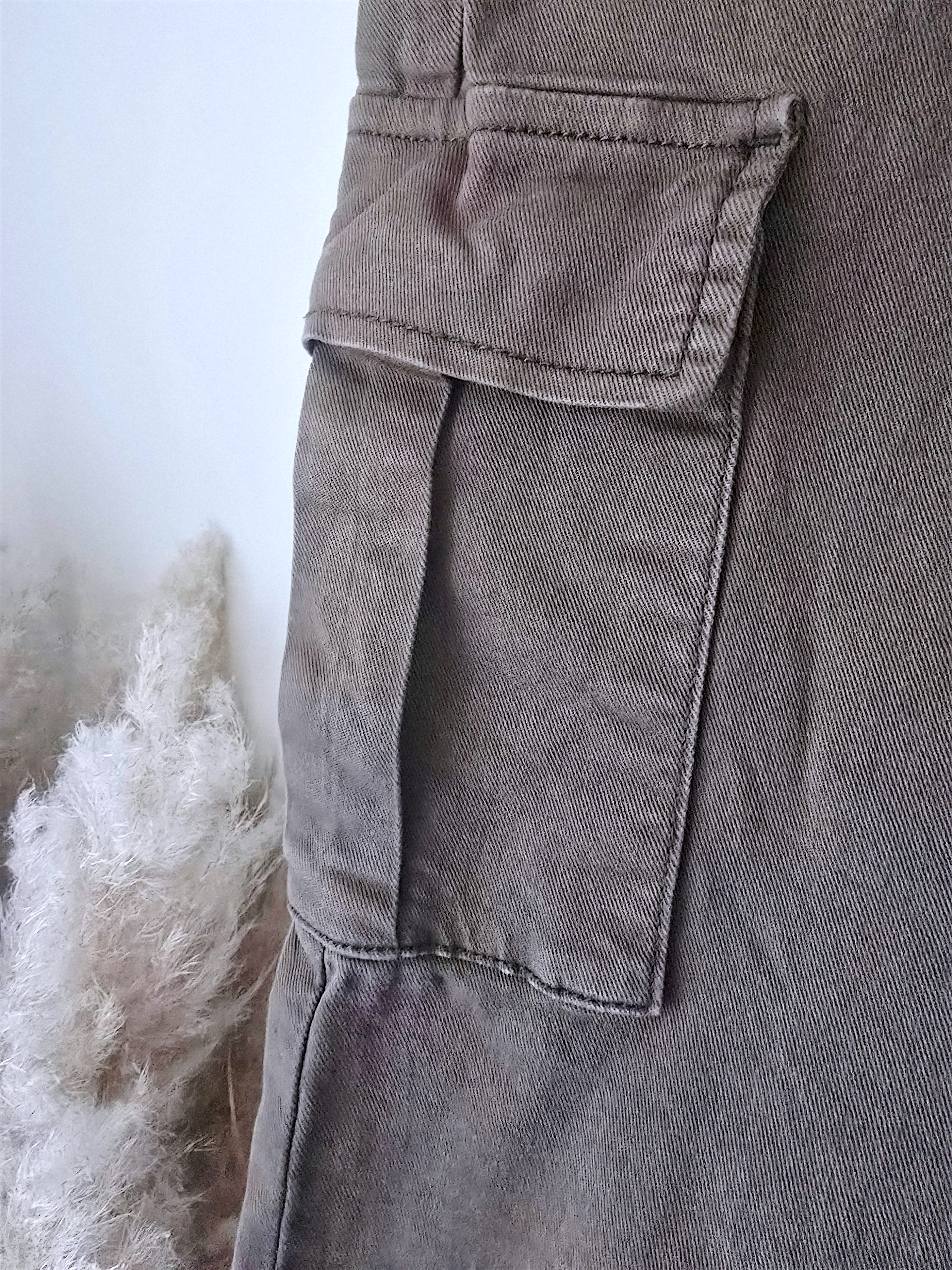 Pantalon cargo kaki - 𝐌𝐚𝐫𝐢𝐧𝐚𝟒𝟒𝐟𝐚𝐦𝐢𝐥𝐲