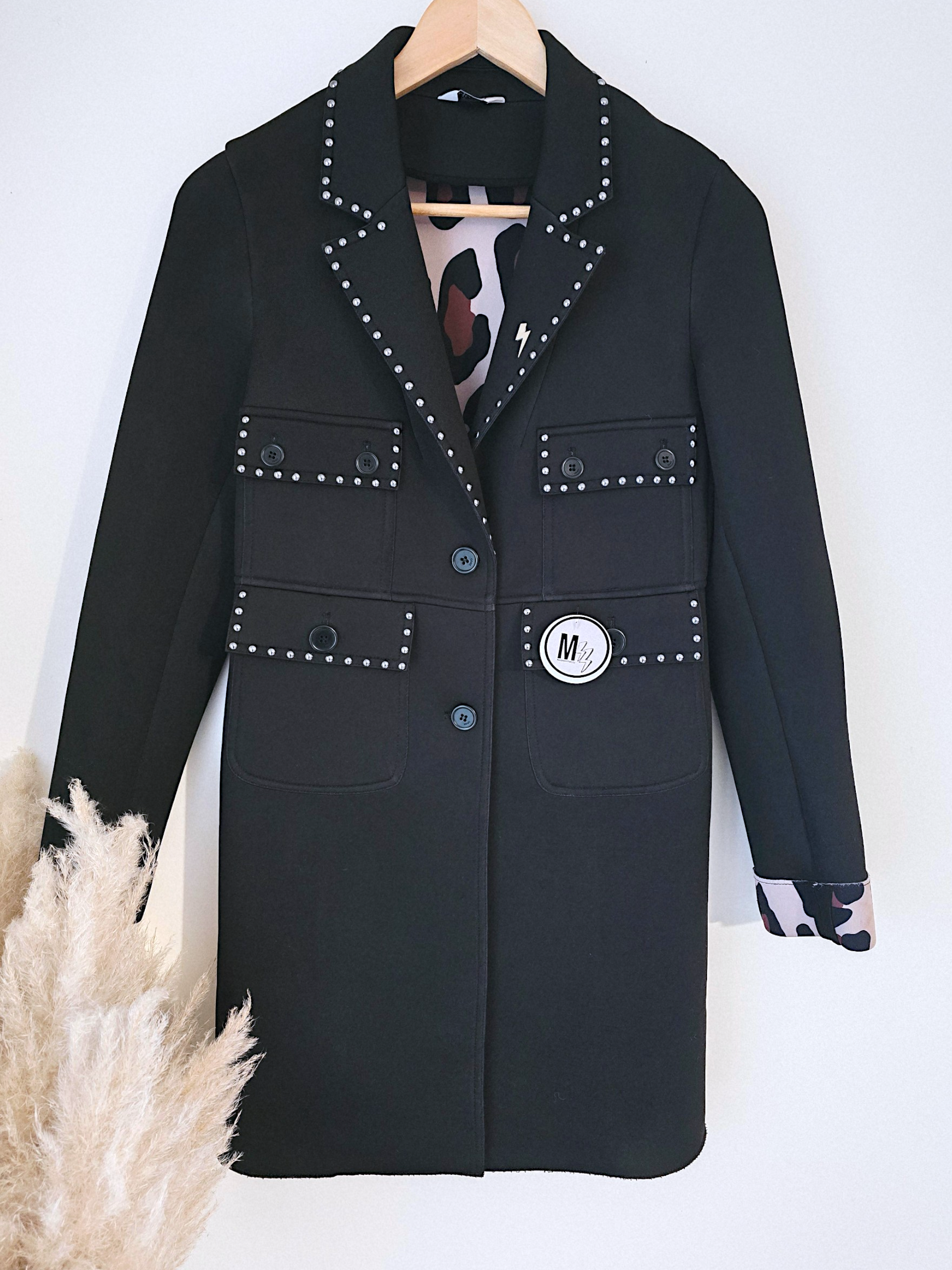 Manteau noir à clous mi-saison - 𝐌𝐚𝐫𝐢𝐧𝐚𝟒𝟒𝐟𝐚𝐦𝐢𝐥𝐲