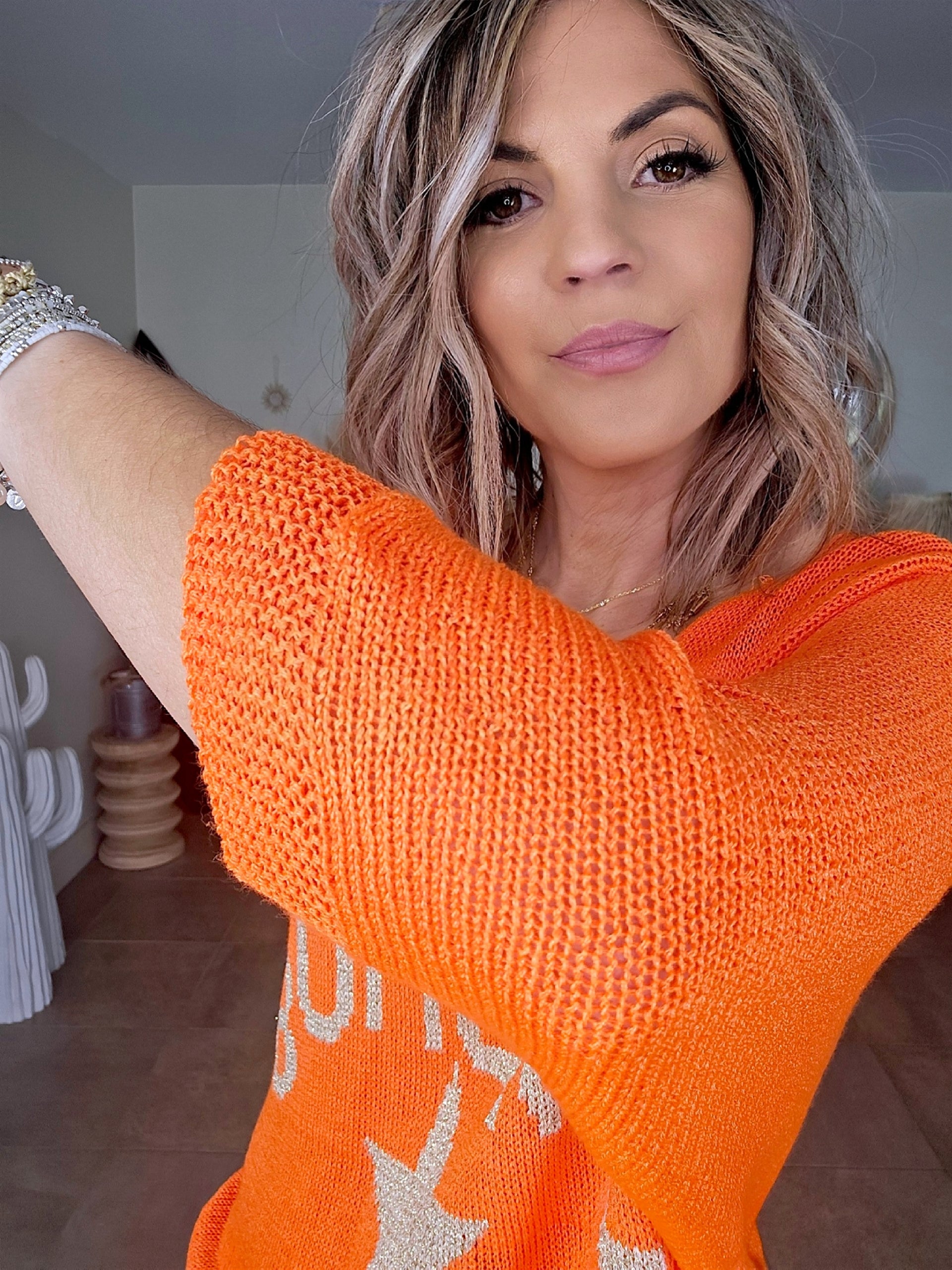 Pull orange fluo bohème - 𝐌𝐚𝐫𝐢𝐧𝐚𝟒𝟒𝐟𝐚𝐦𝐢𝐥𝐲