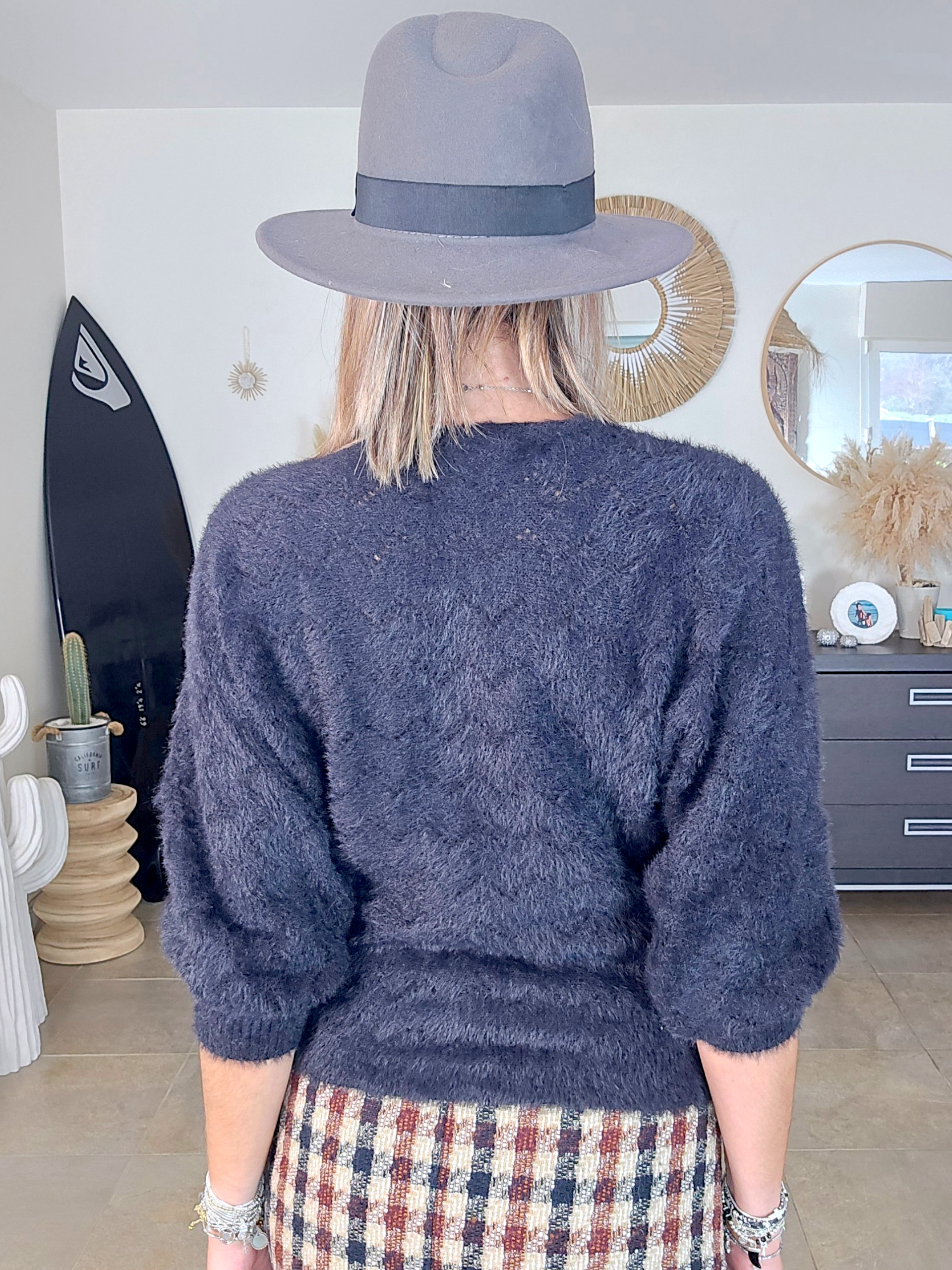 Pull noir ajouré maille poilue - 𝐌𝐚𝐫𝐢𝐧𝐚𝟒𝟒𝐟𝐚𝐦𝐢𝐥𝐲