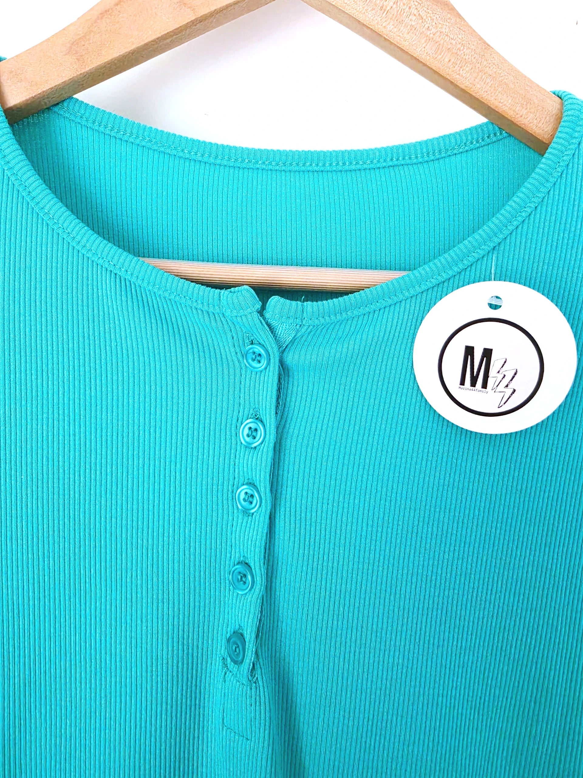 T-shirt bleu/vert à maille côtelée - 𝐌𝐚𝐫𝐢𝐧𝐚𝟒𝟒𝐟𝐚𝐦𝐢𝐥𝐲