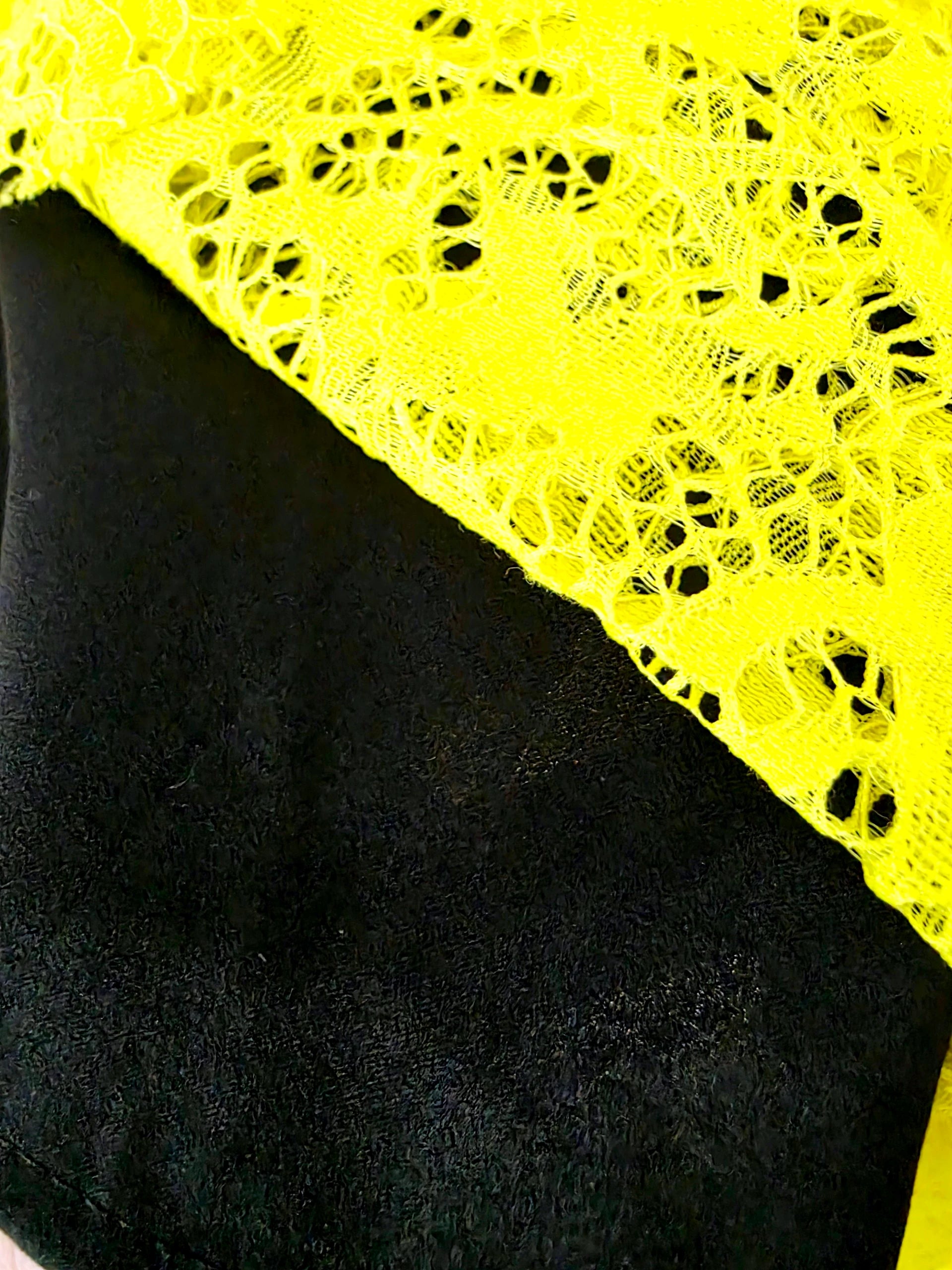 Jupe jaune en dentelle - 𝐌𝐚𝐫𝐢𝐧𝐚𝟒𝟒𝐟𝐚𝐦𝐢𝐥𝐲