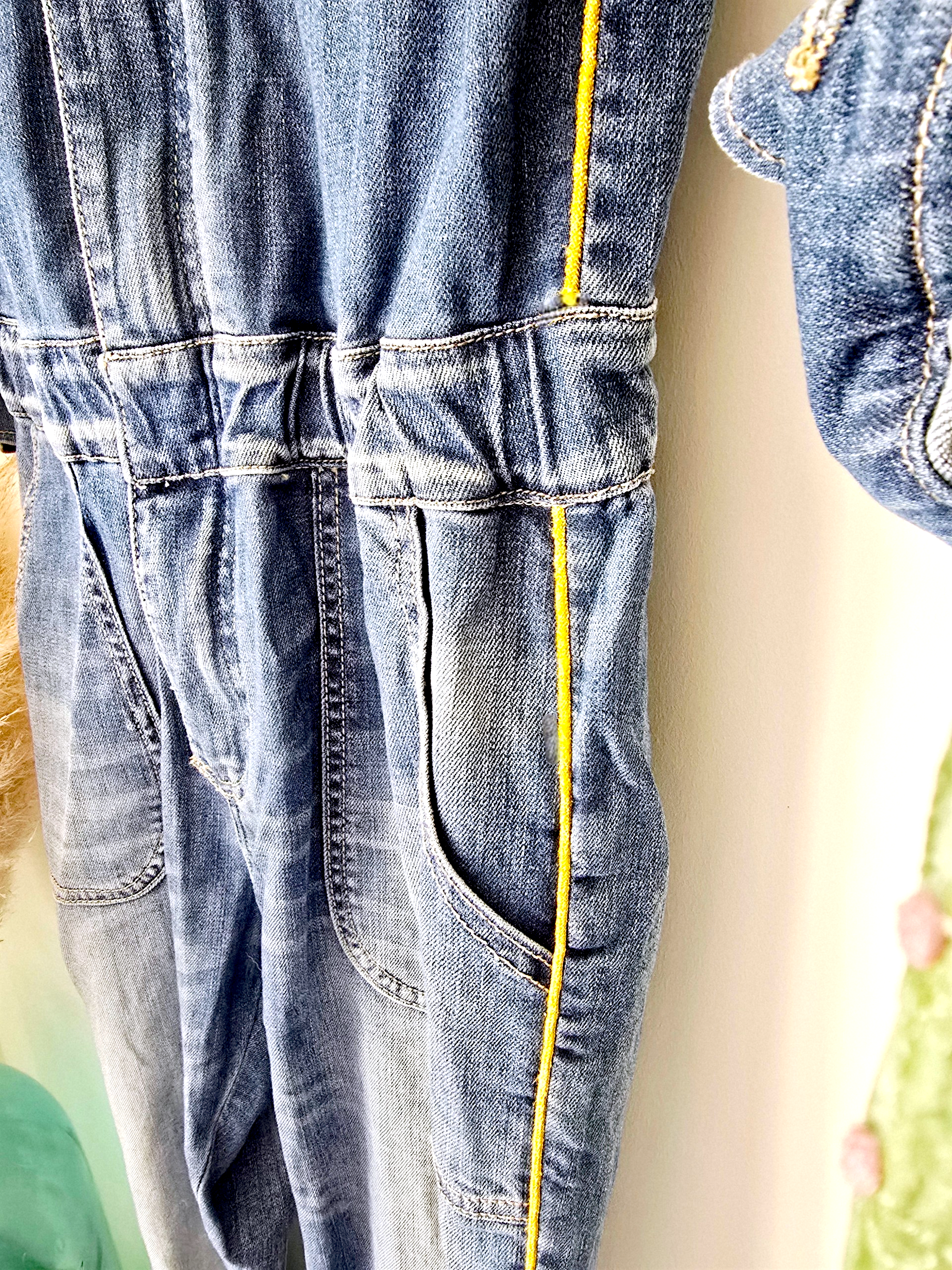Combinaison en jean bleu délavé - 𝐌𝐚𝐫𝐢𝐧𝐚𝟒𝟒𝐟𝐚𝐦𝐢𝐥𝐲