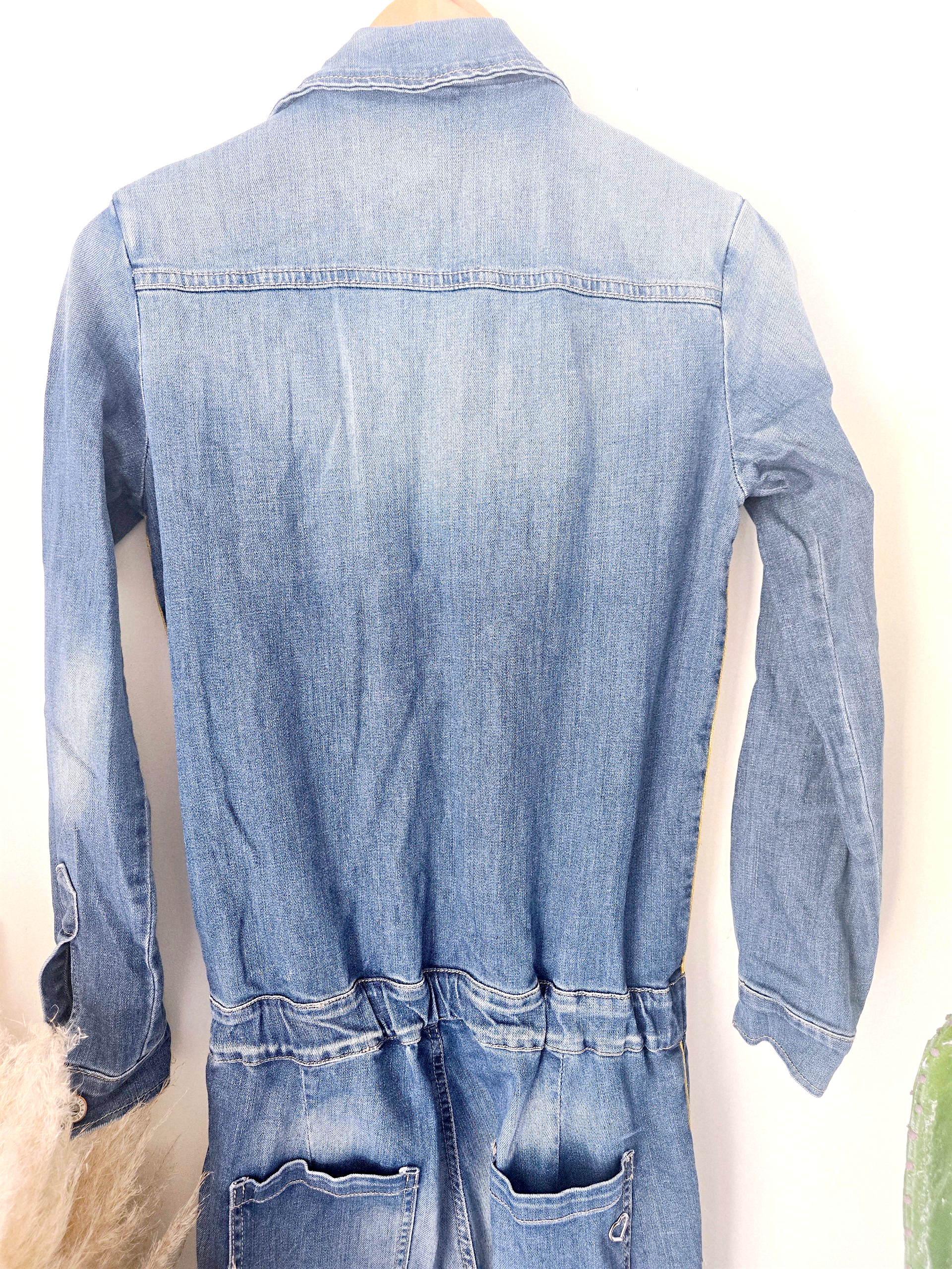 Combinaison en jean bleu délavé - 𝐌𝐚𝐫𝐢𝐧𝐚𝟒𝟒𝐟𝐚𝐦𝐢𝐥𝐲