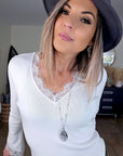Pull blanc avec dentelle - 𝐌𝐚𝐫𝐢𝐧𝐚𝟒𝟒𝐟𝐚𝐦𝐢𝐥𝐲