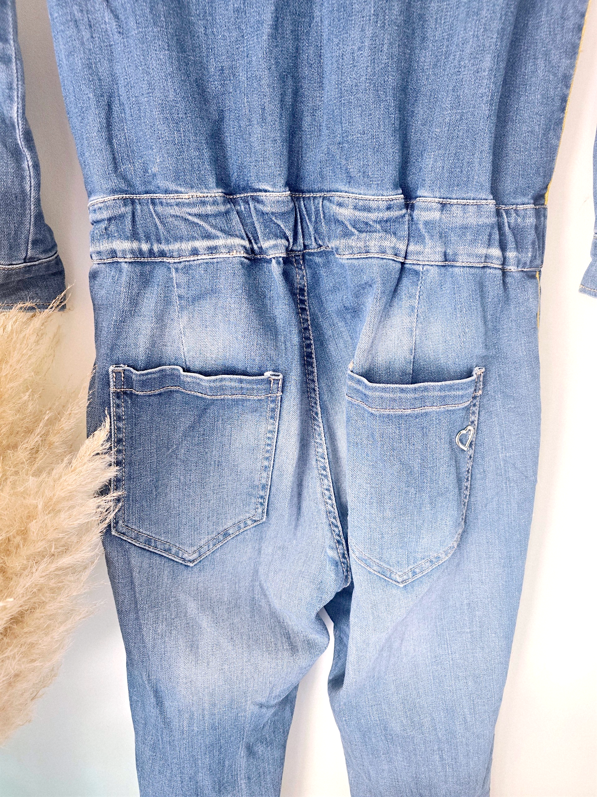 Combinaison en jean bleu délavé - 𝐌𝐚𝐫𝐢𝐧𝐚𝟒𝟒𝐟𝐚𝐦𝐢𝐥𝐲