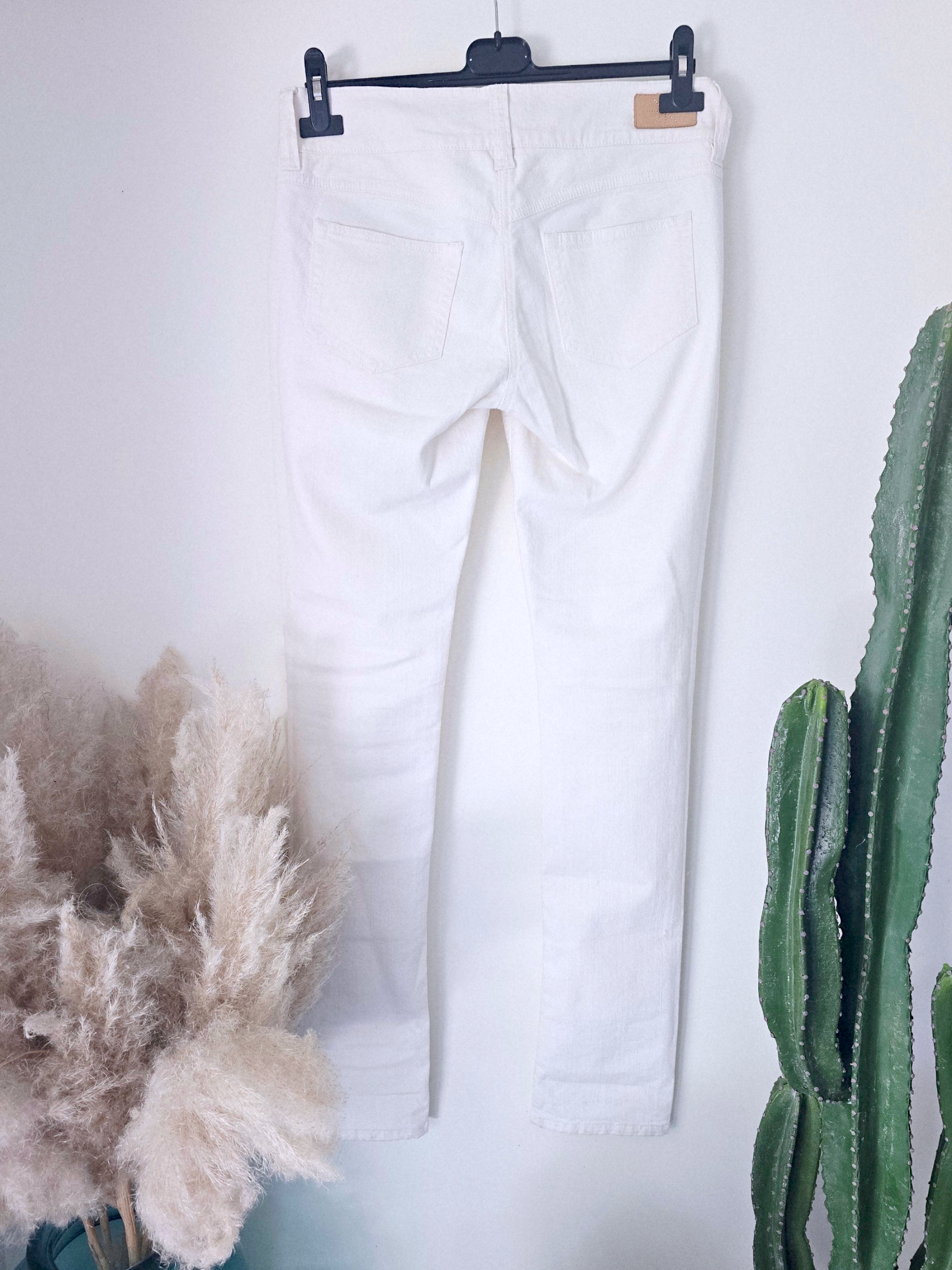 Jean regular blanc - 𝐌𝐚𝐫𝐢𝐧𝐚𝟒𝟒𝐟𝐚𝐦𝐢𝐥𝐲