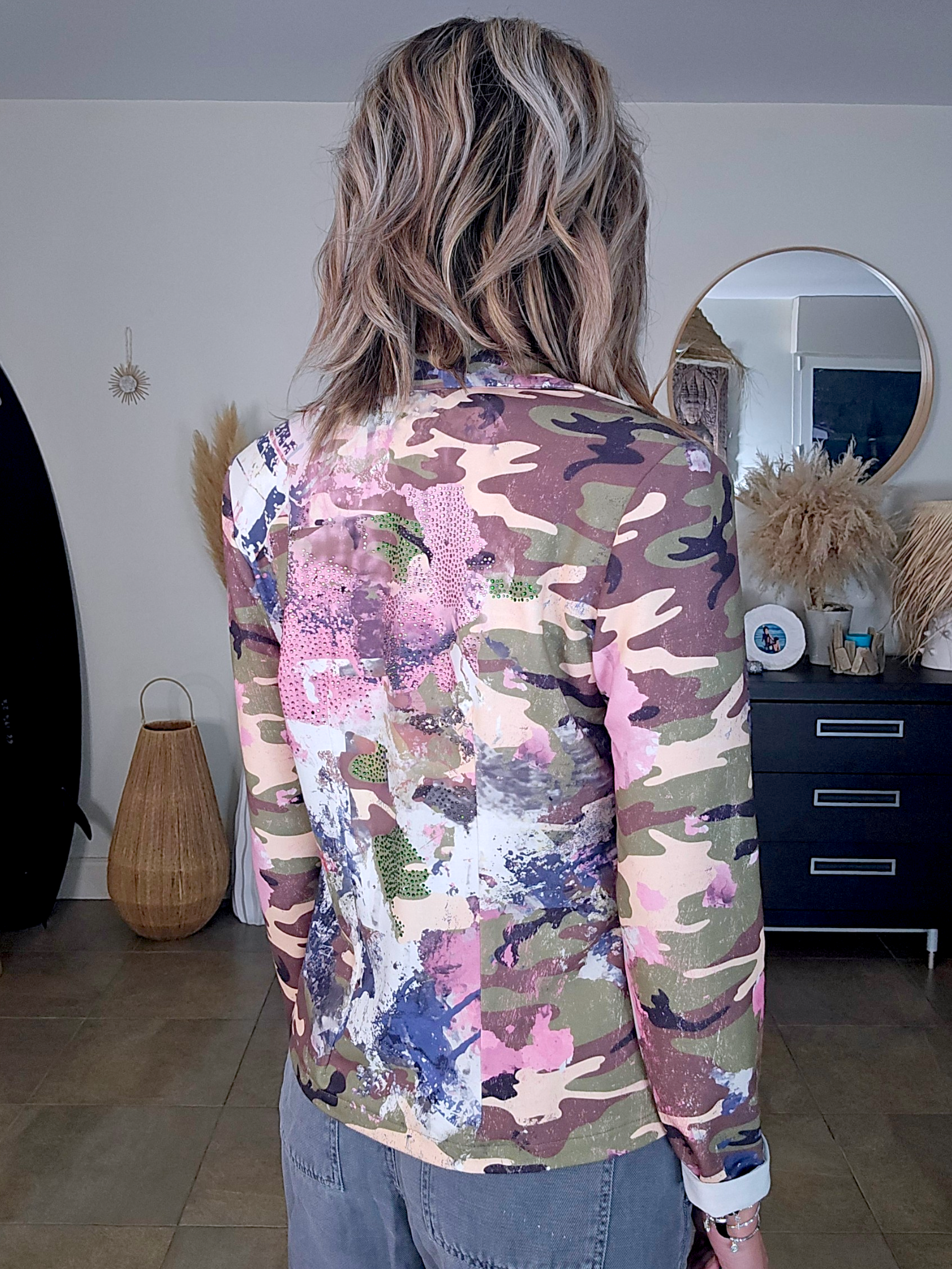Veste cintrée camouflage avec strass au dos - 𝐌𝐚𝐫𝐢𝐧𝐚𝟒𝟒𝐟𝐚𝐦𝐢𝐥𝐲