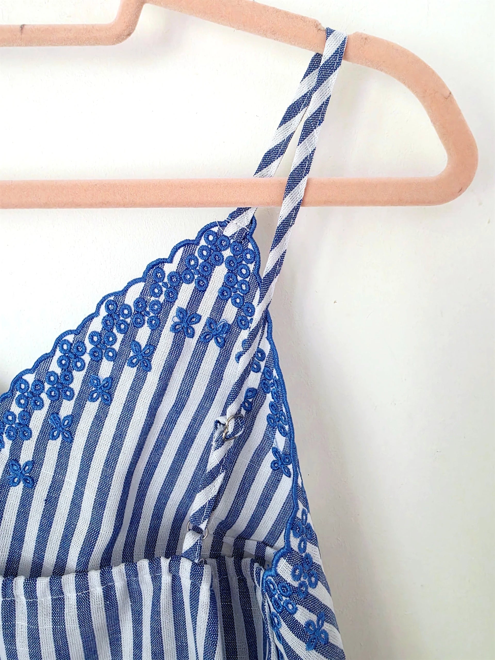 Débardeur à rayures bleues - 𝐌𝐚𝐫𝐢𝐧𝐚𝟒𝟒𝐟𝐚𝐦𝐢𝐥𝐲