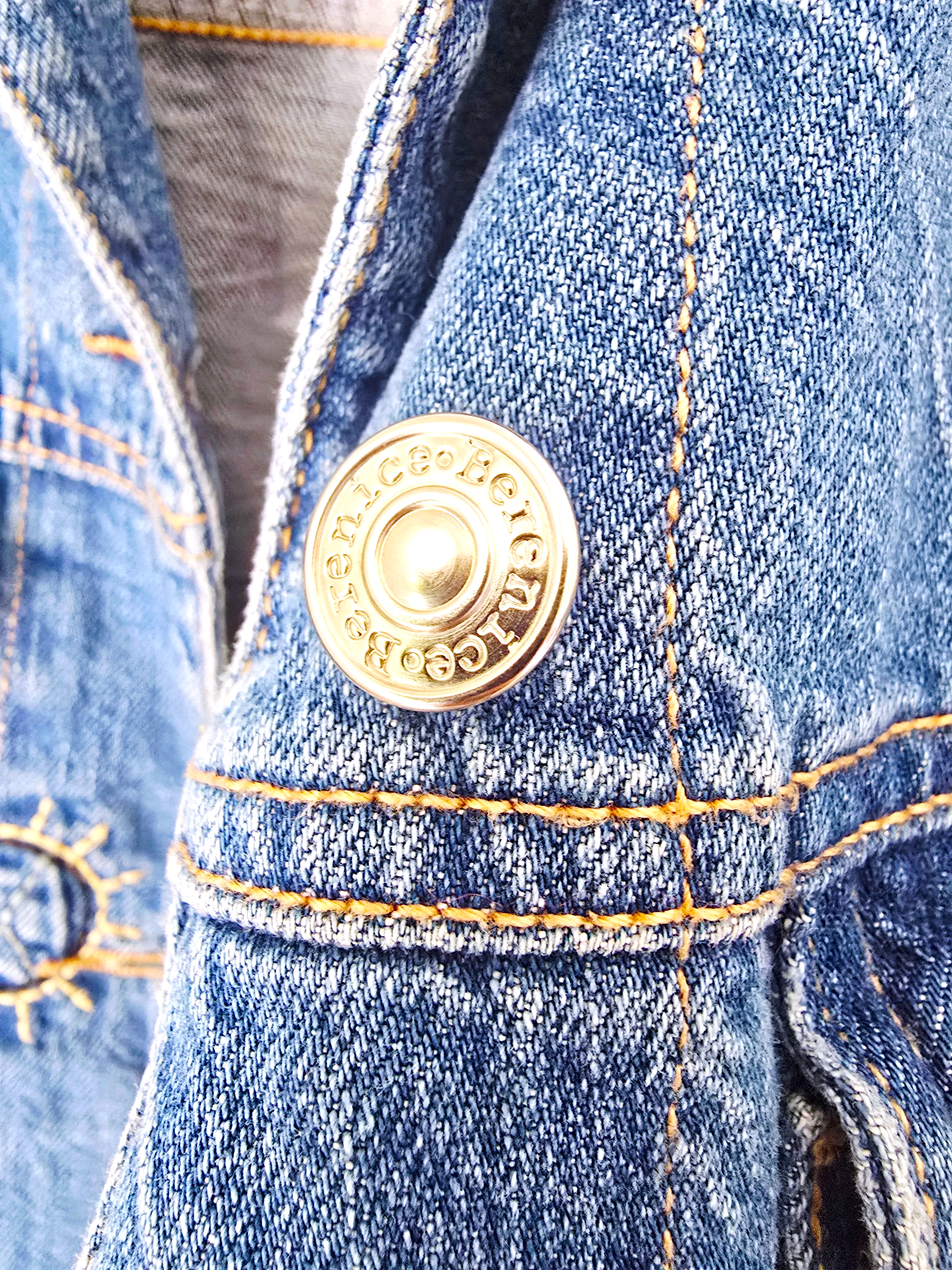 Veste brodée en jean bleu - 𝐌𝐚𝐫𝐢𝐧𝐚𝟒𝟒𝐟𝐚𝐦𝐢𝐥𝐲