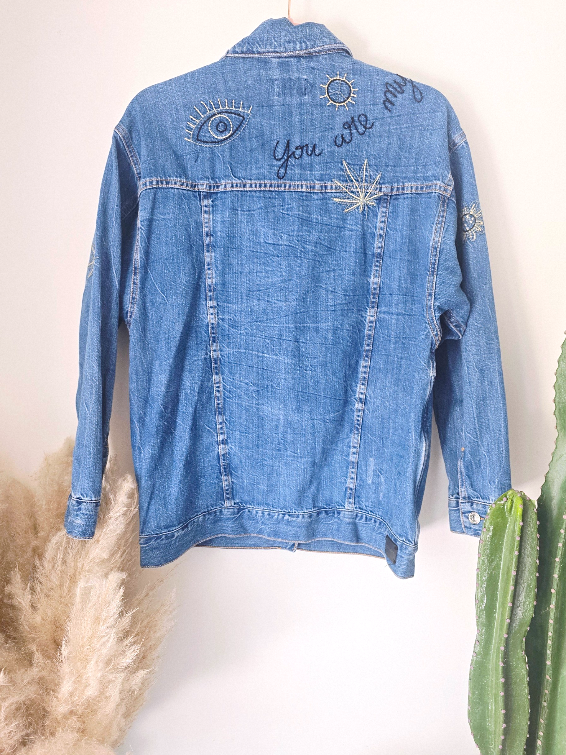 Veste brodée en jean bleu - 𝐌𝐚𝐫𝐢𝐧𝐚𝟒𝟒𝐟𝐚𝐦𝐢𝐥𝐲