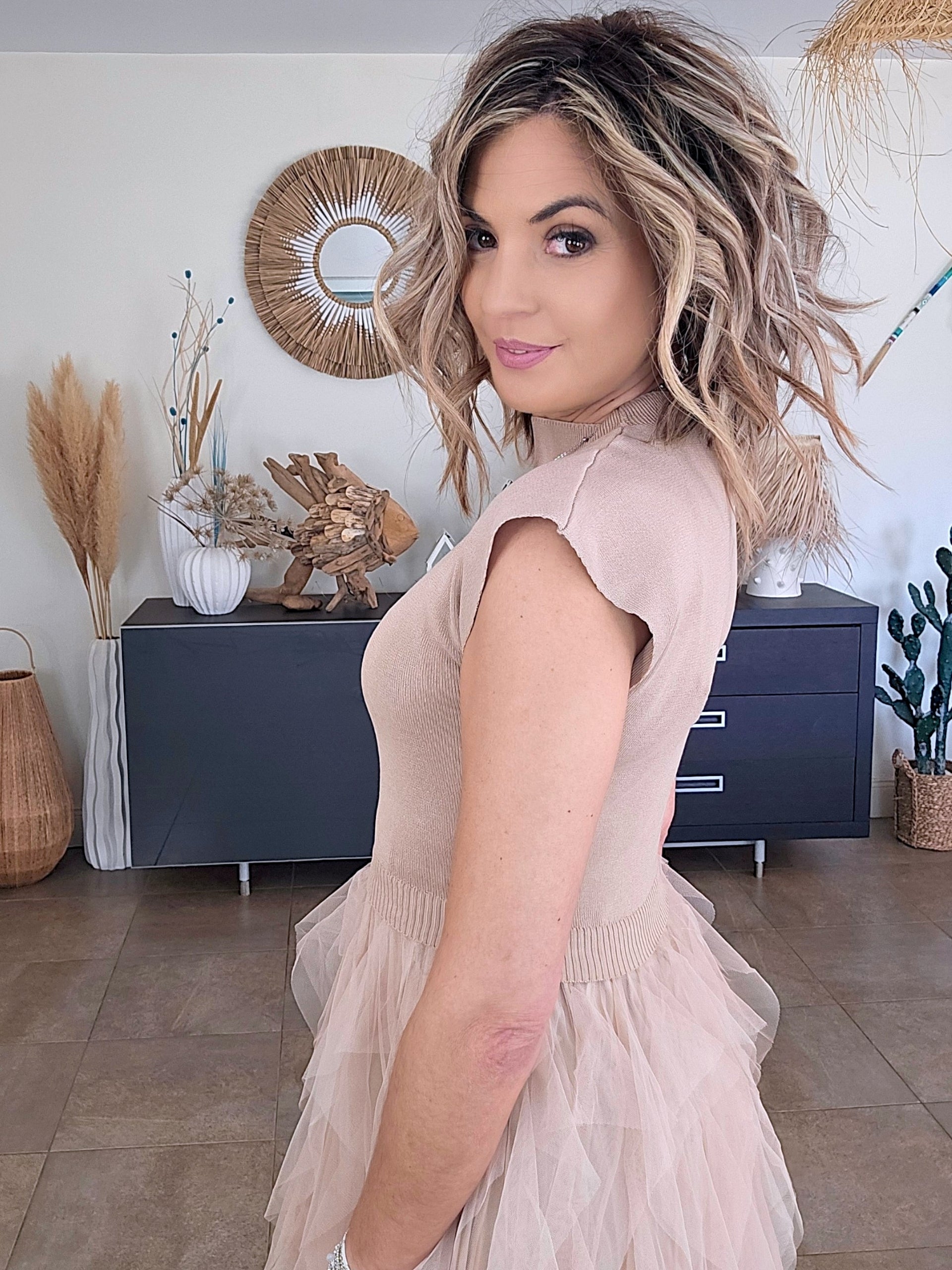 Robe princesse beige - 𝐌𝐚𝐫𝐢𝐧𝐚𝟒𝟒𝐟𝐚𝐦𝐢𝐥𝐲