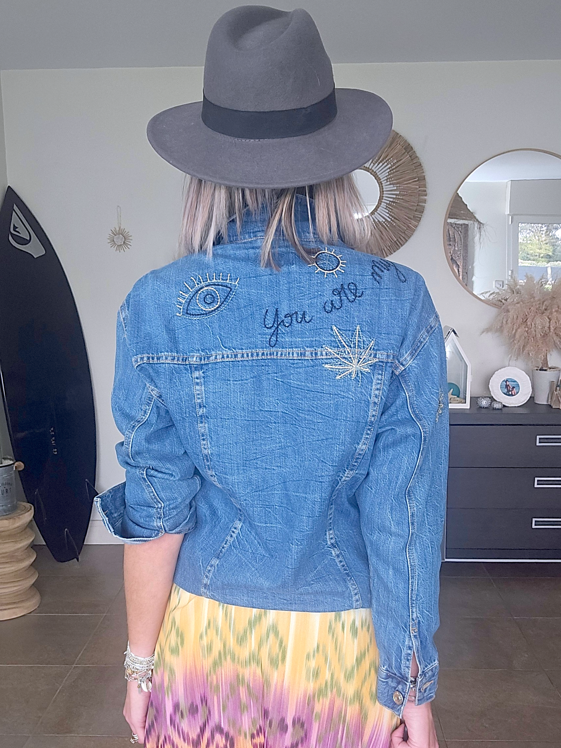 Veste brodée en jean bleu - 𝐌𝐚𝐫𝐢𝐧𝐚𝟒𝟒𝐟𝐚𝐦𝐢𝐥𝐲