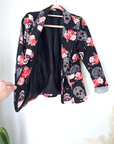 Veste cintrée à imprimé skull - 𝐌𝐚𝐫𝐢𝐧𝐚𝟒𝟒𝐟𝐚𝐦𝐢𝐥𝐲
