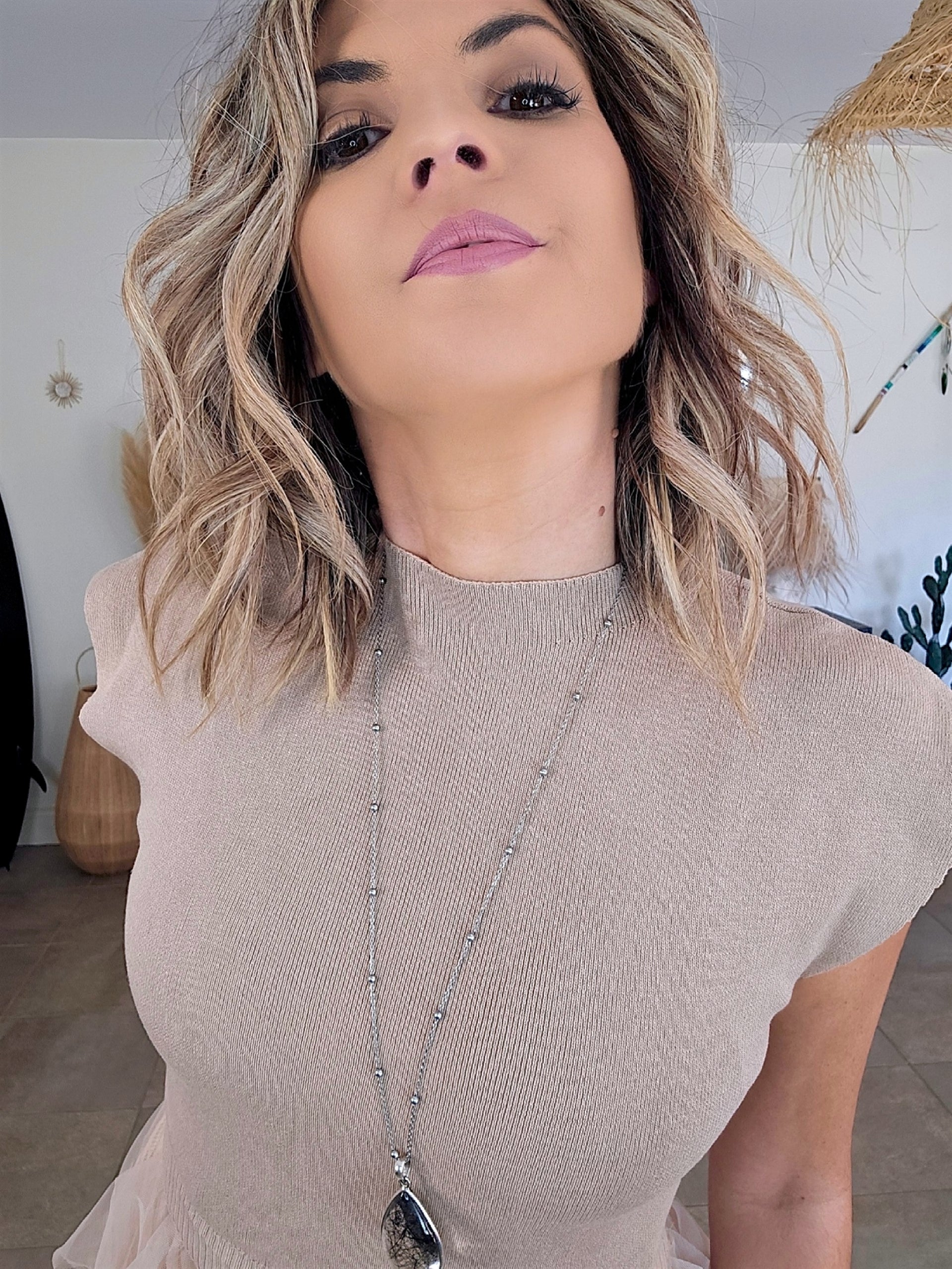 Robe princesse beige - 𝐌𝐚𝐫𝐢𝐧𝐚𝟒𝟒𝐟𝐚𝐦𝐢𝐥𝐲