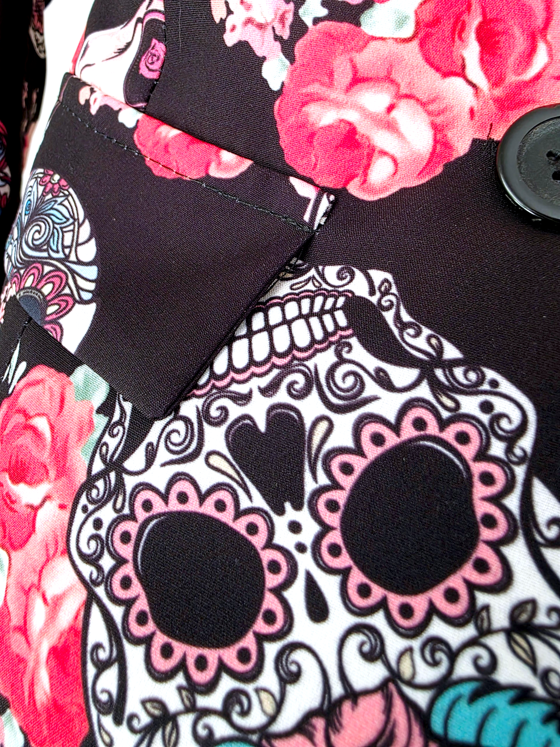 Veste cintrée à imprimé skull - 𝐌𝐚𝐫𝐢𝐧𝐚𝟒𝟒𝐟𝐚𝐦𝐢𝐥𝐲