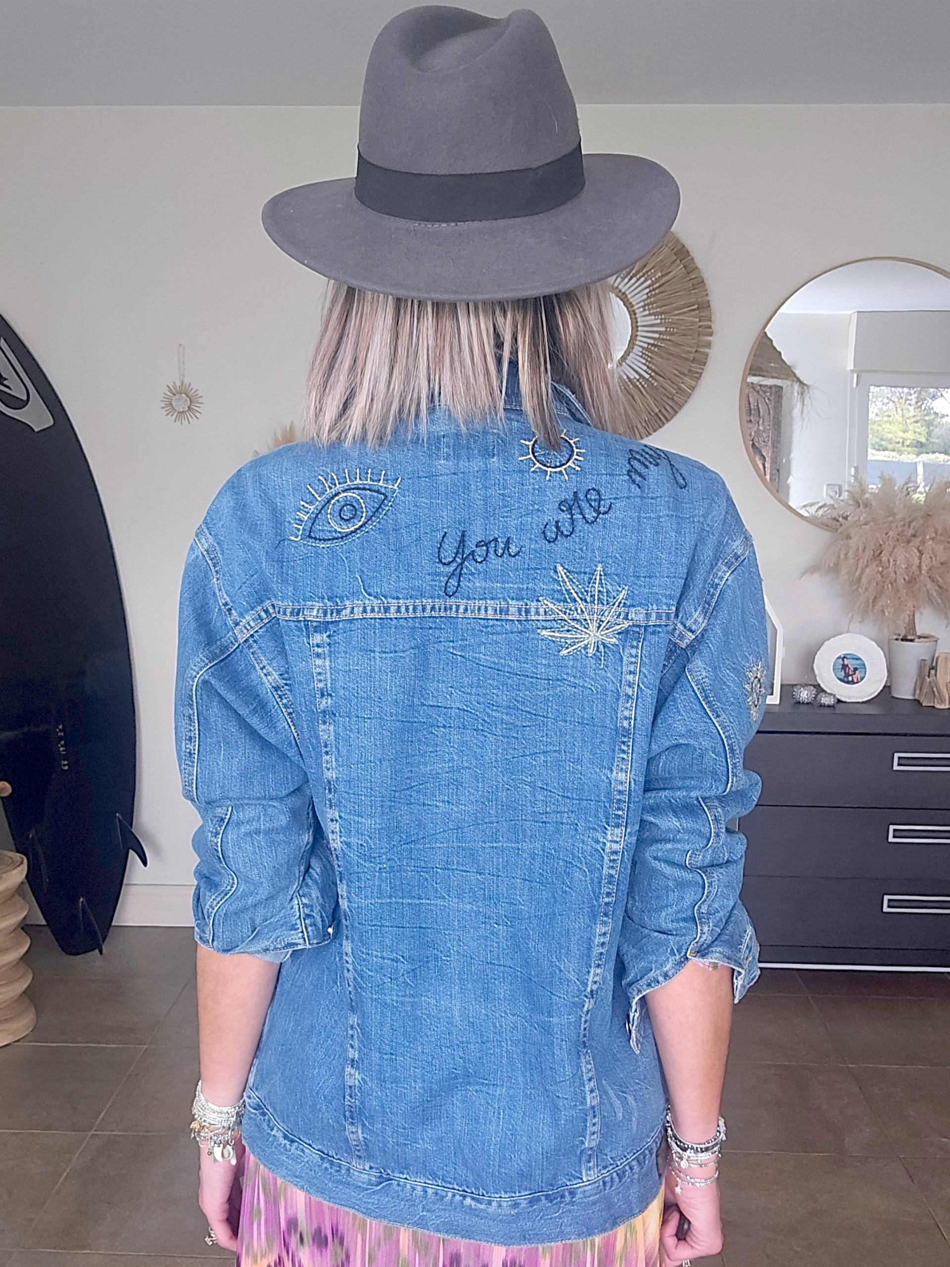 Veste brodée en jean bleu - 𝐌𝐚𝐫𝐢𝐧𝐚𝟒𝟒𝐟𝐚𝐦𝐢𝐥𝐲