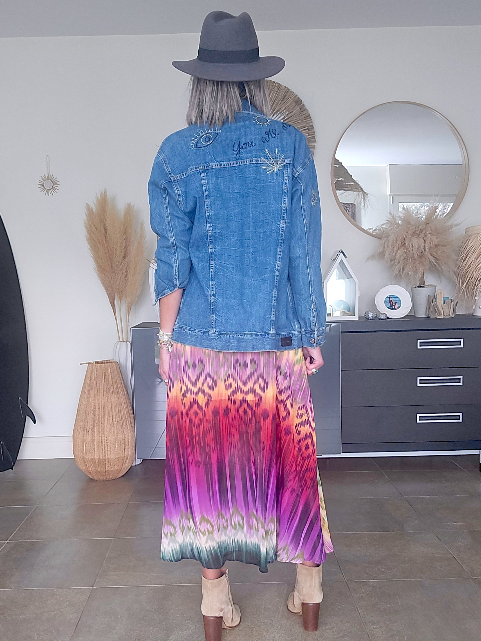 Veste brodée en jean bleu - 𝐌𝐚𝐫𝐢𝐧𝐚𝟒𝟒𝐟𝐚𝐦𝐢𝐥𝐲