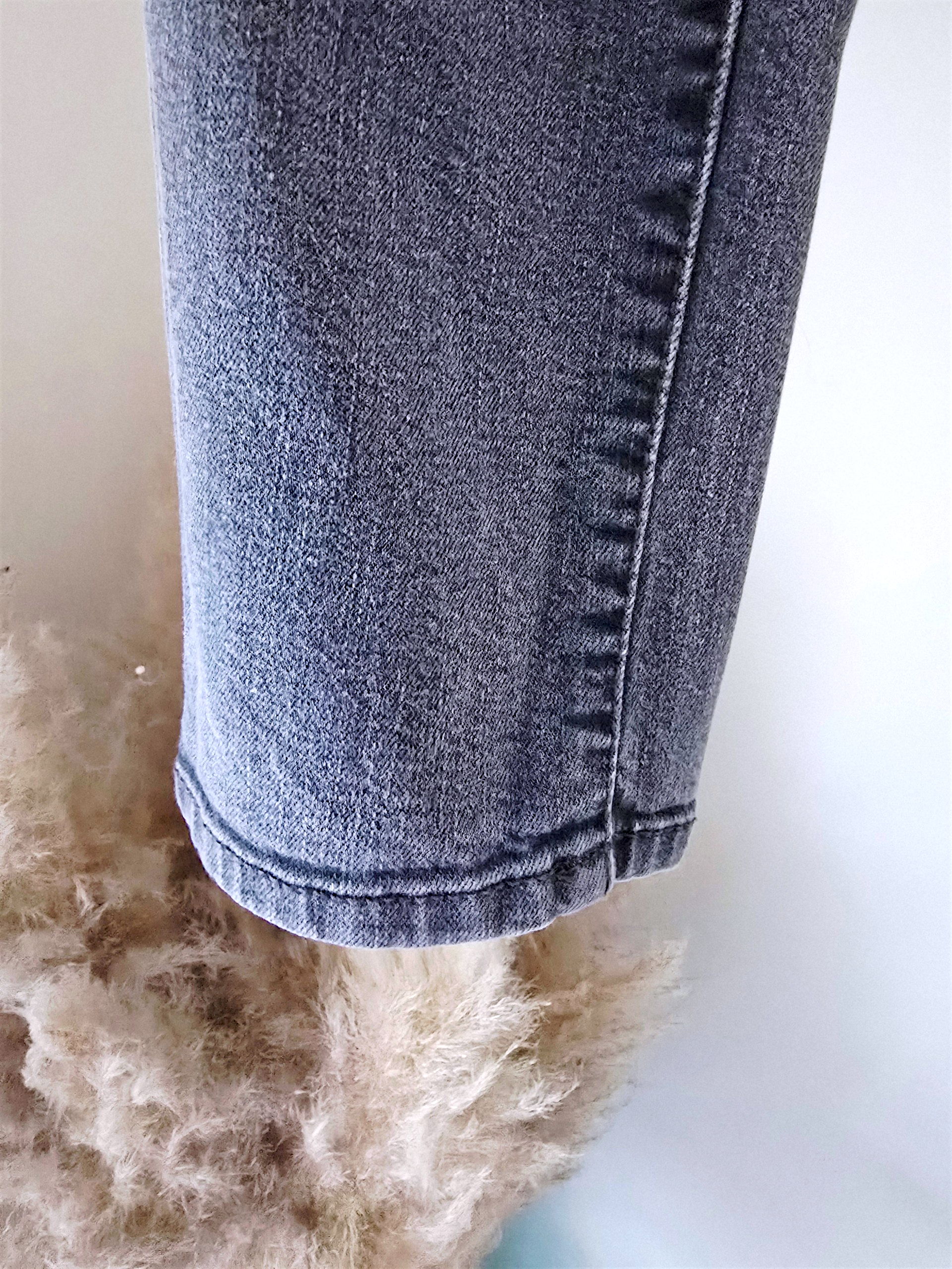 Jean slim fit gris delavé - 𝐌𝐚𝐫𝐢𝐧𝐚𝟒𝟒𝐟𝐚𝐦𝐢𝐥𝐲