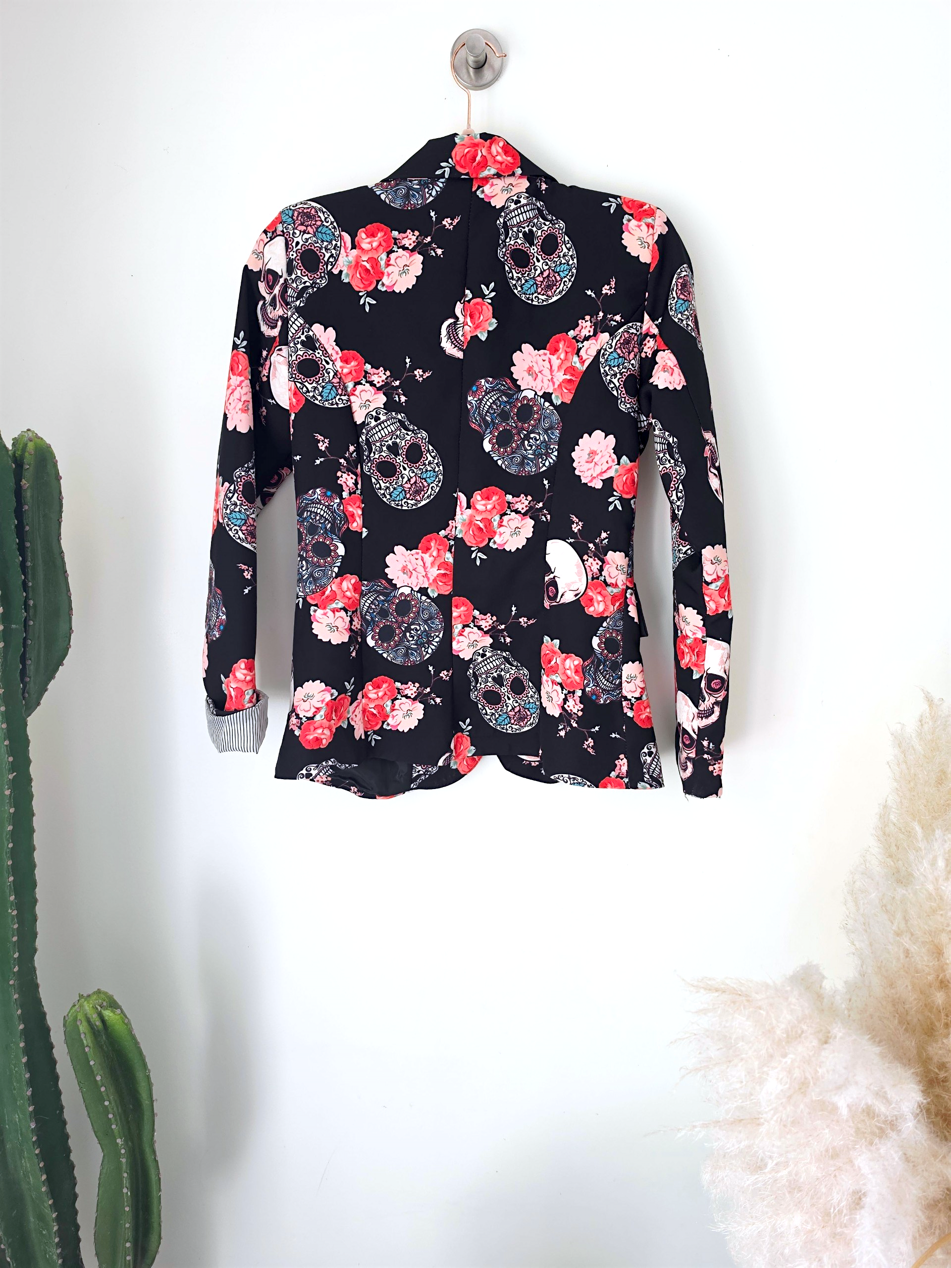 Veste cintrée à imprimé skull - 𝐌𝐚𝐫𝐢𝐧𝐚𝟒𝟒𝐟𝐚𝐦𝐢𝐥𝐲