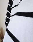 Pull noir et blanc imprimé géométrique - 𝐌𝐚𝐫𝐢𝐧𝐚𝟒𝟒𝐟𝐚𝐦𝐢𝐥𝐲