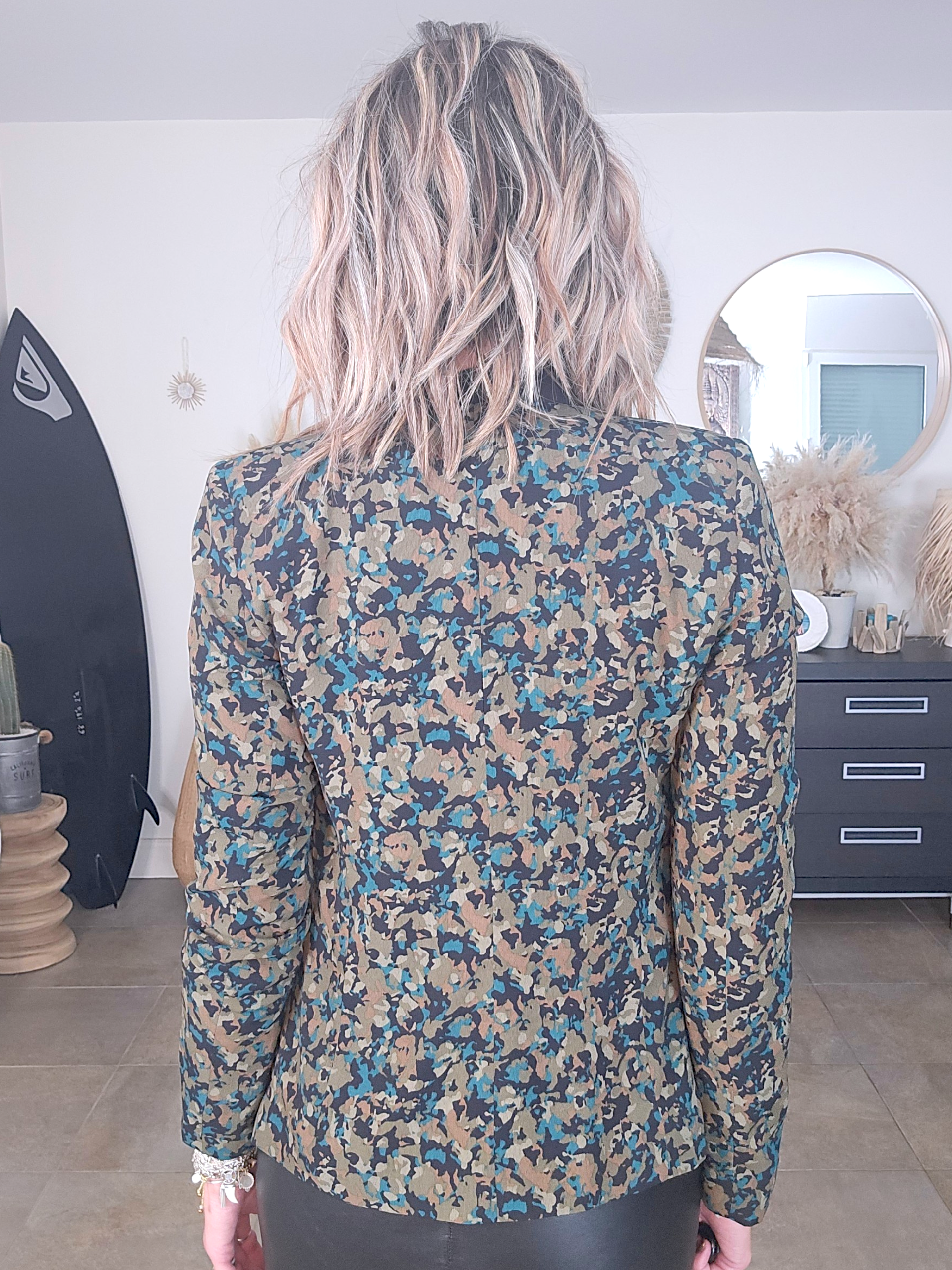 Veste cintrée à imprimé camouflage - 𝐌𝐚𝐫𝐢𝐧𝐚𝟒𝟒𝐟𝐚𝐦𝐢𝐥𝐲
