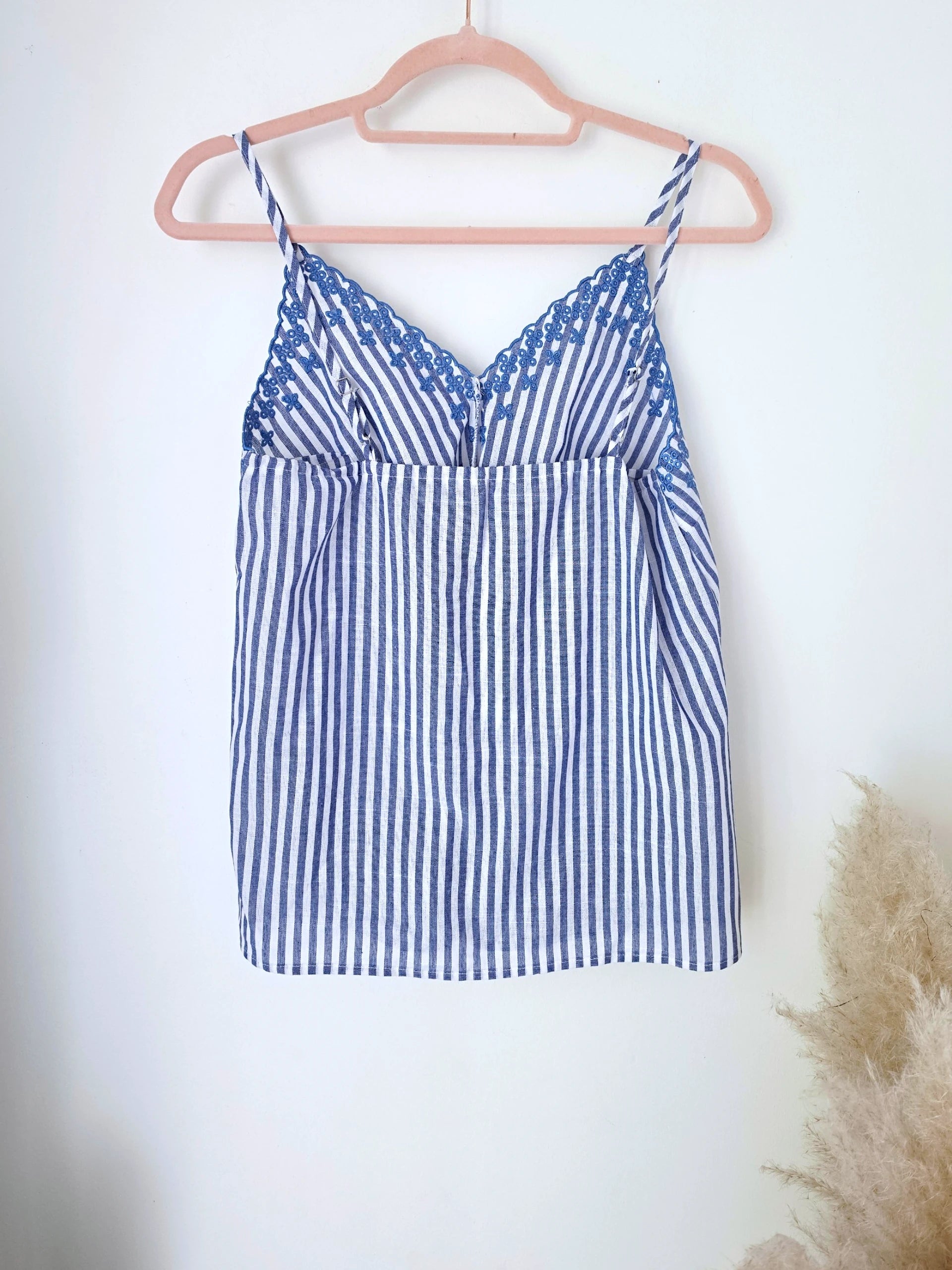Débardeur à rayures bleues - 𝐌𝐚𝐫𝐢𝐧𝐚𝟒𝟒𝐟𝐚𝐦𝐢𝐥𝐲