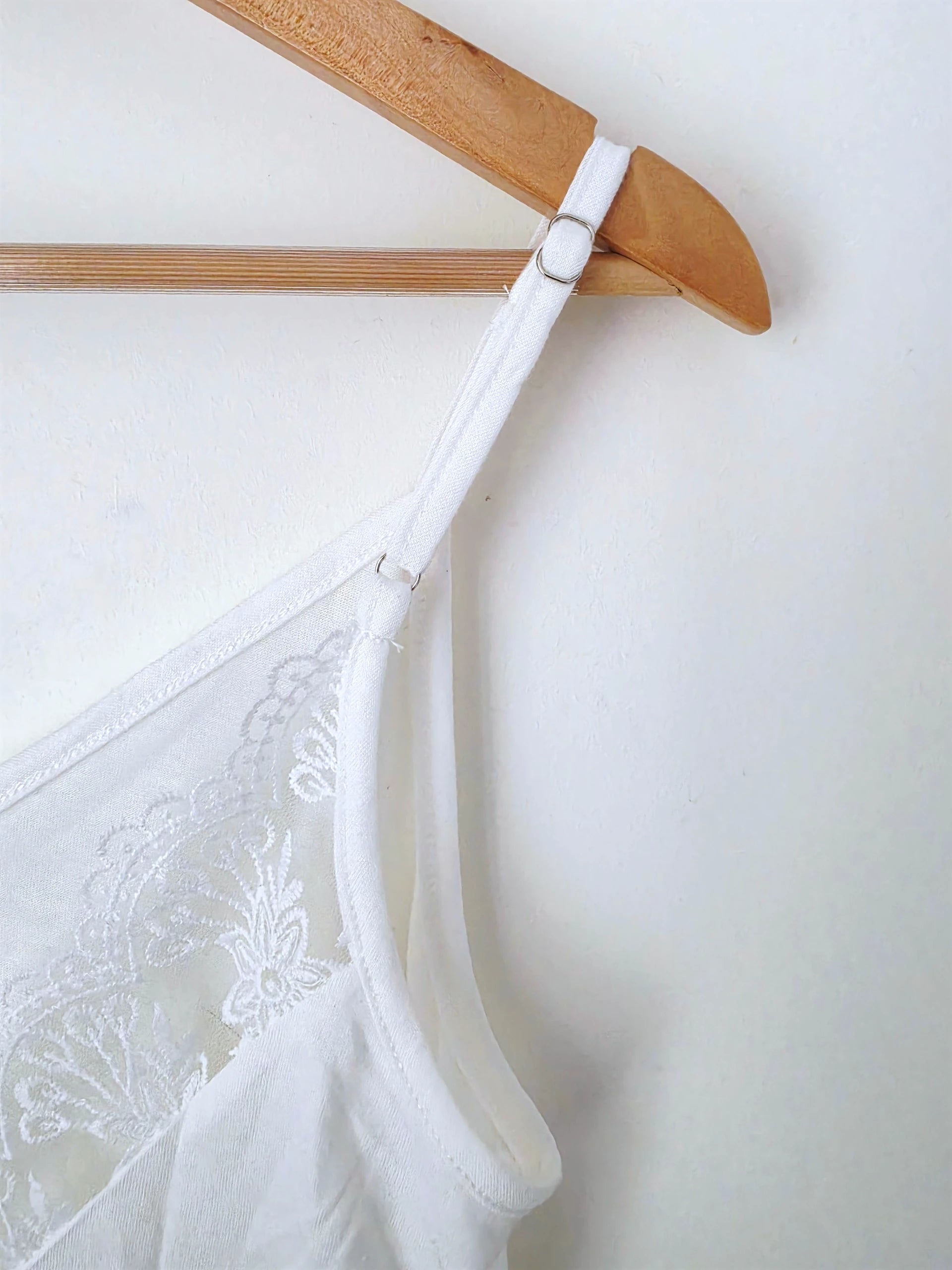 Débardeur blanc en coton - 𝐌𝐚𝐫𝐢𝐧𝐚𝟒𝟒𝐟𝐚𝐦𝐢𝐥𝐲