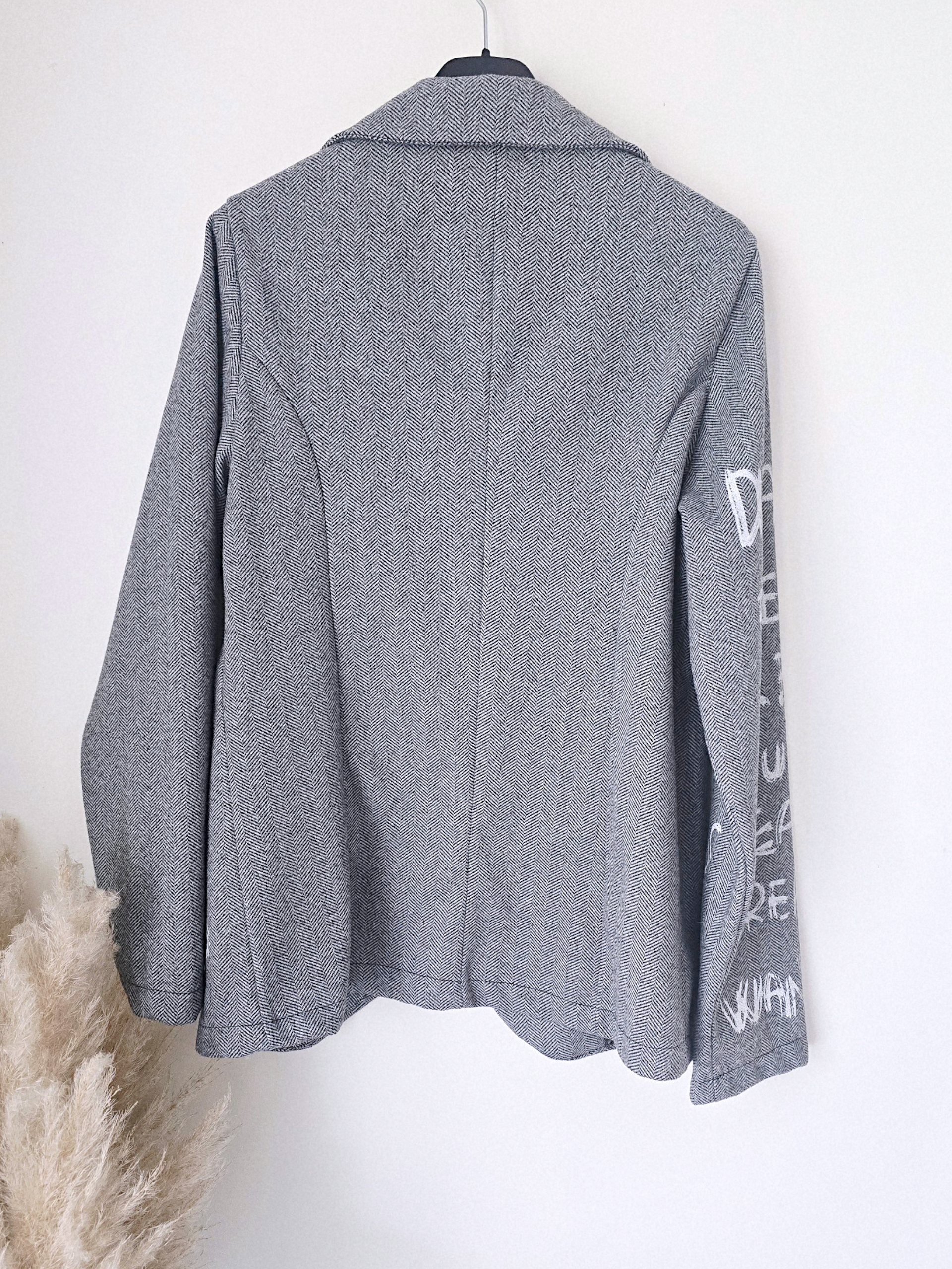 Veste à chevrons &amp; tags + pin's skull rose - 𝐌𝐚𝐫𝐢𝐧𝐚𝟒𝟒𝐟𝐚𝐦𝐢𝐥𝐲