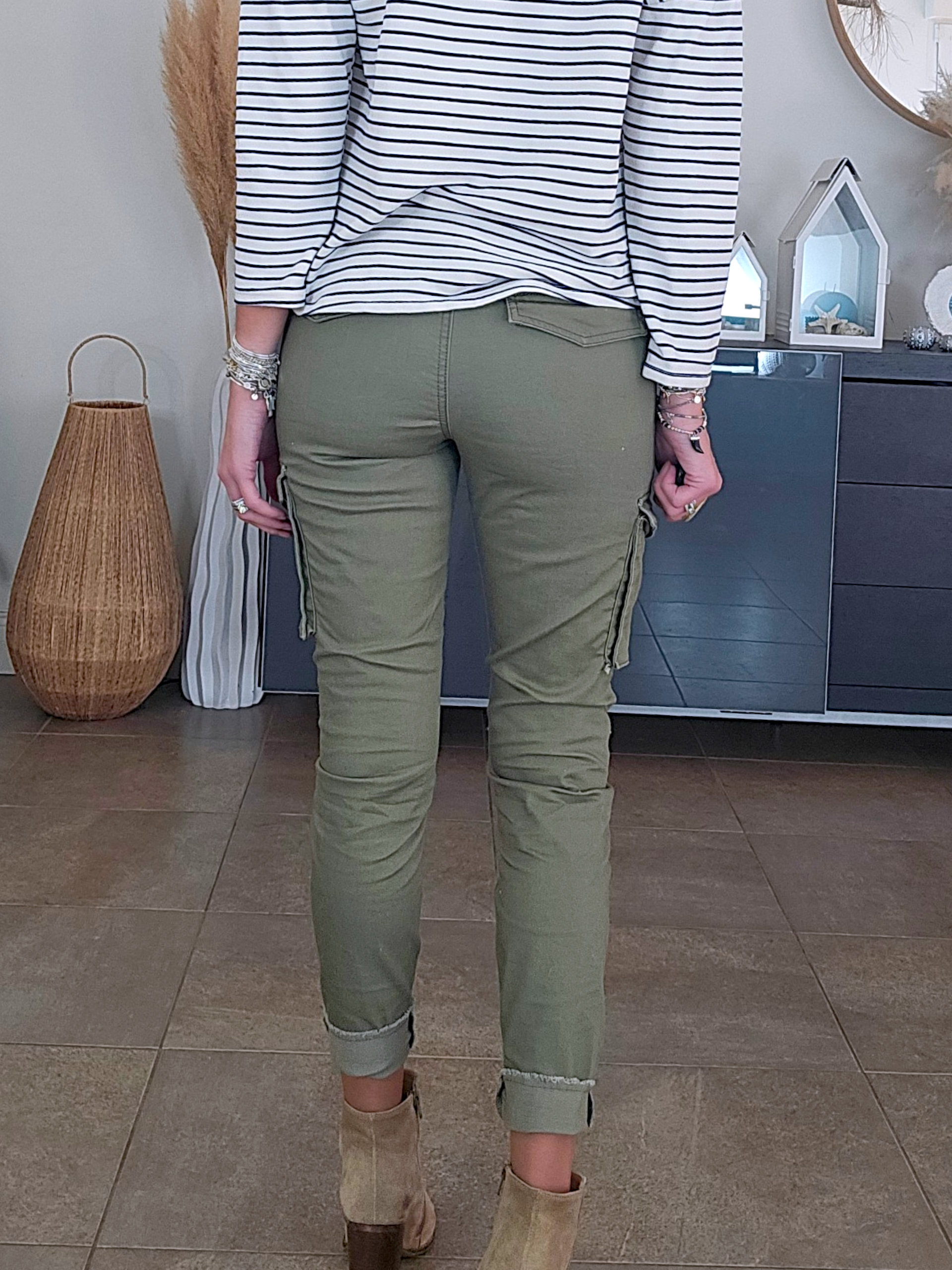Pantalon cargo kaki - 𝐌𝐚𝐫𝐢𝐧𝐚𝟒𝟒𝐟𝐚𝐦𝐢𝐥𝐲