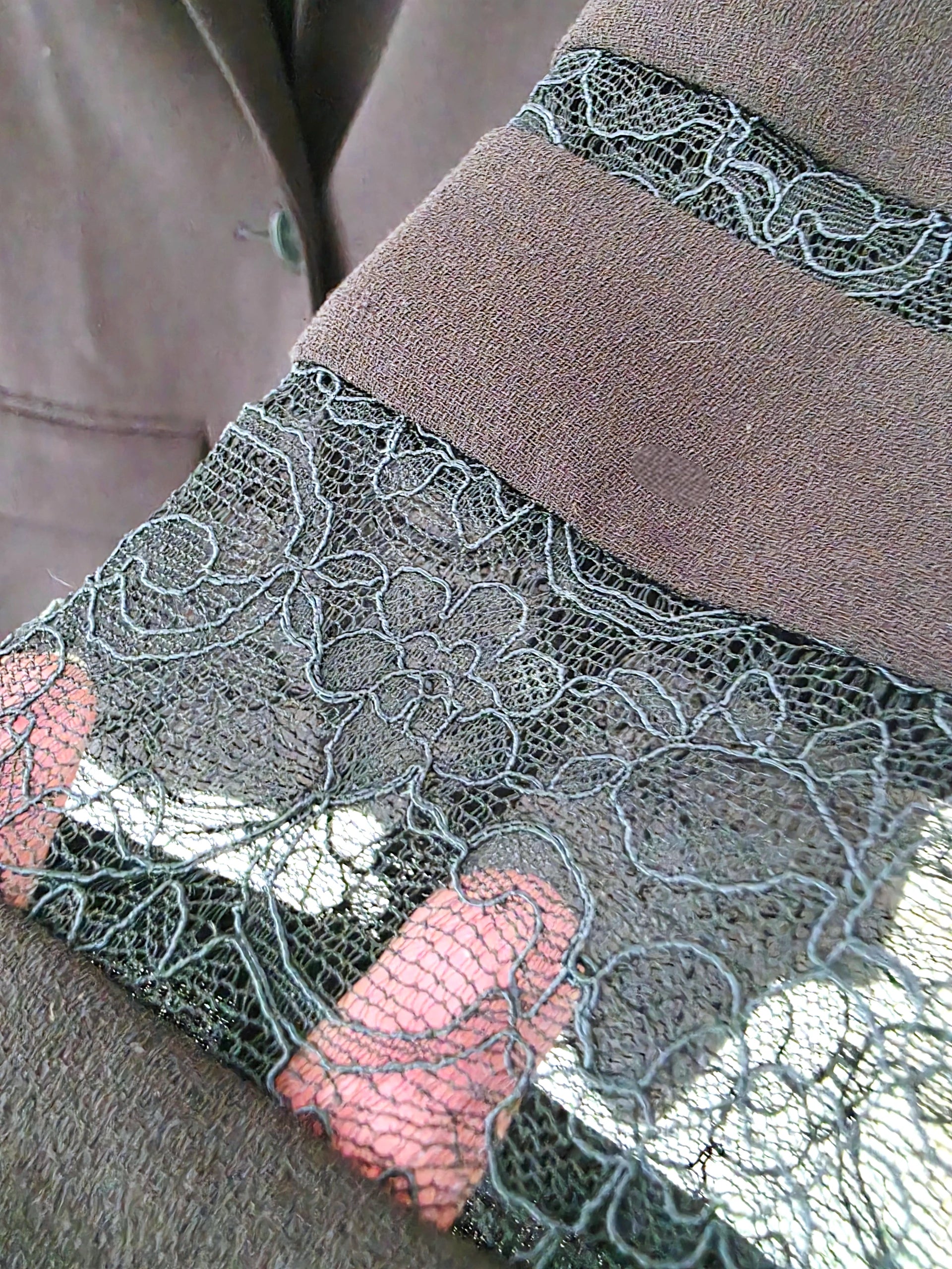 Veste noire à manches ajourées - 𝐌𝐚𝐫𝐢𝐧𝐚𝟒𝟒𝐟𝐚𝐦𝐢𝐥𝐲