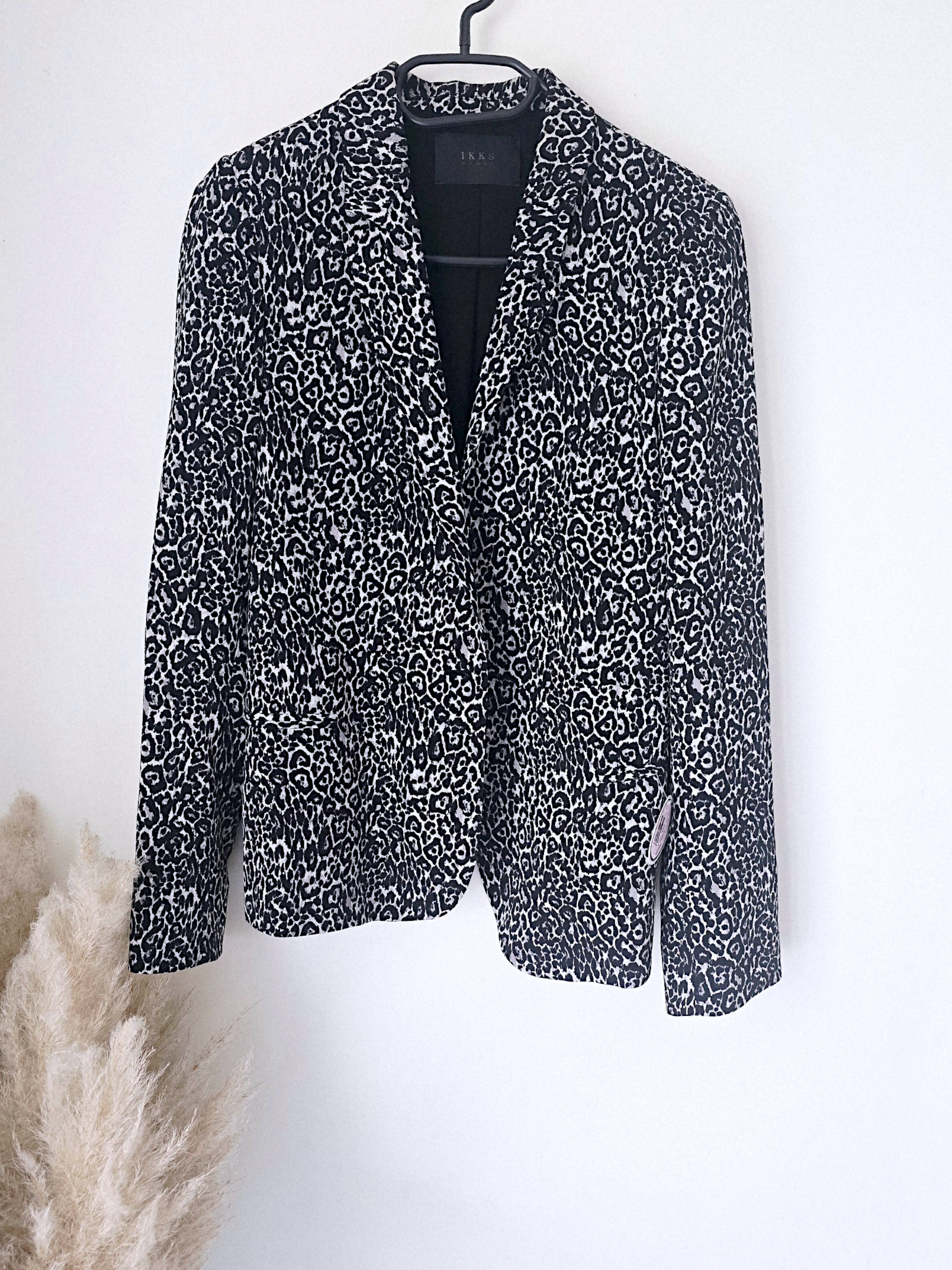 Veste léopard noire, blanche et grise - 𝐌𝐚𝐫𝐢𝐧𝐚𝟒𝟒𝐟𝐚𝐦𝐢𝐥𝐲