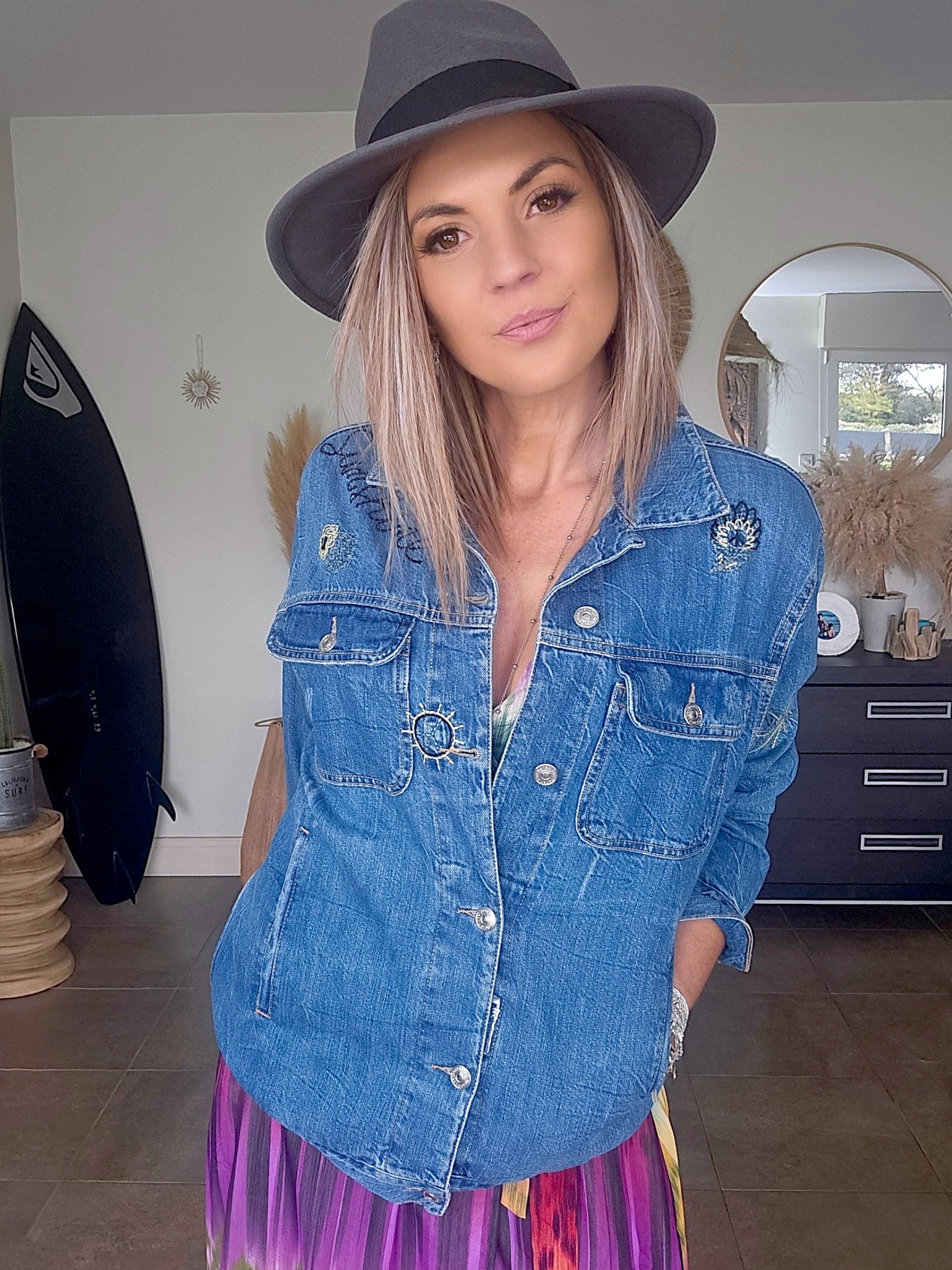 Veste brodée en jean bleu - 𝐌𝐚𝐫𝐢𝐧𝐚𝟒𝟒𝐟𝐚𝐦𝐢𝐥𝐲