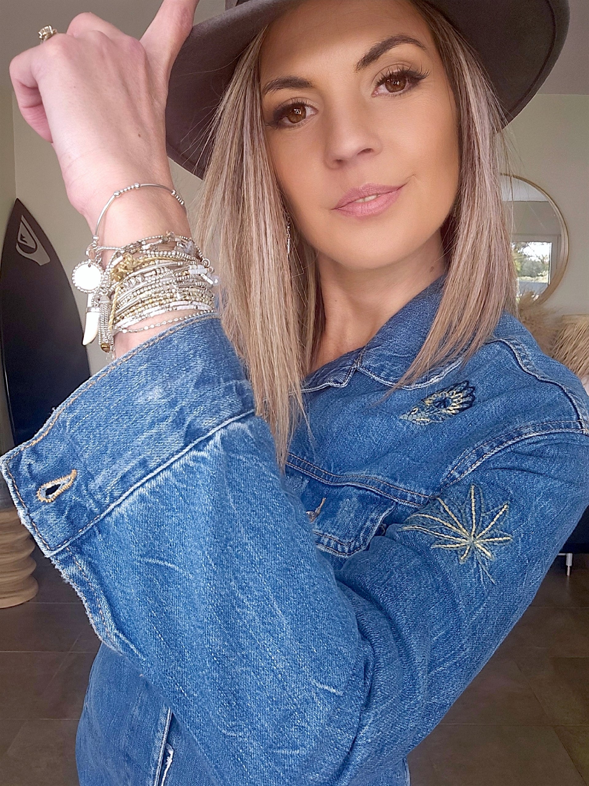 Veste brodée en jean bleu - 𝐌𝐚𝐫𝐢𝐧𝐚𝟒𝟒𝐟𝐚𝐦𝐢𝐥𝐲