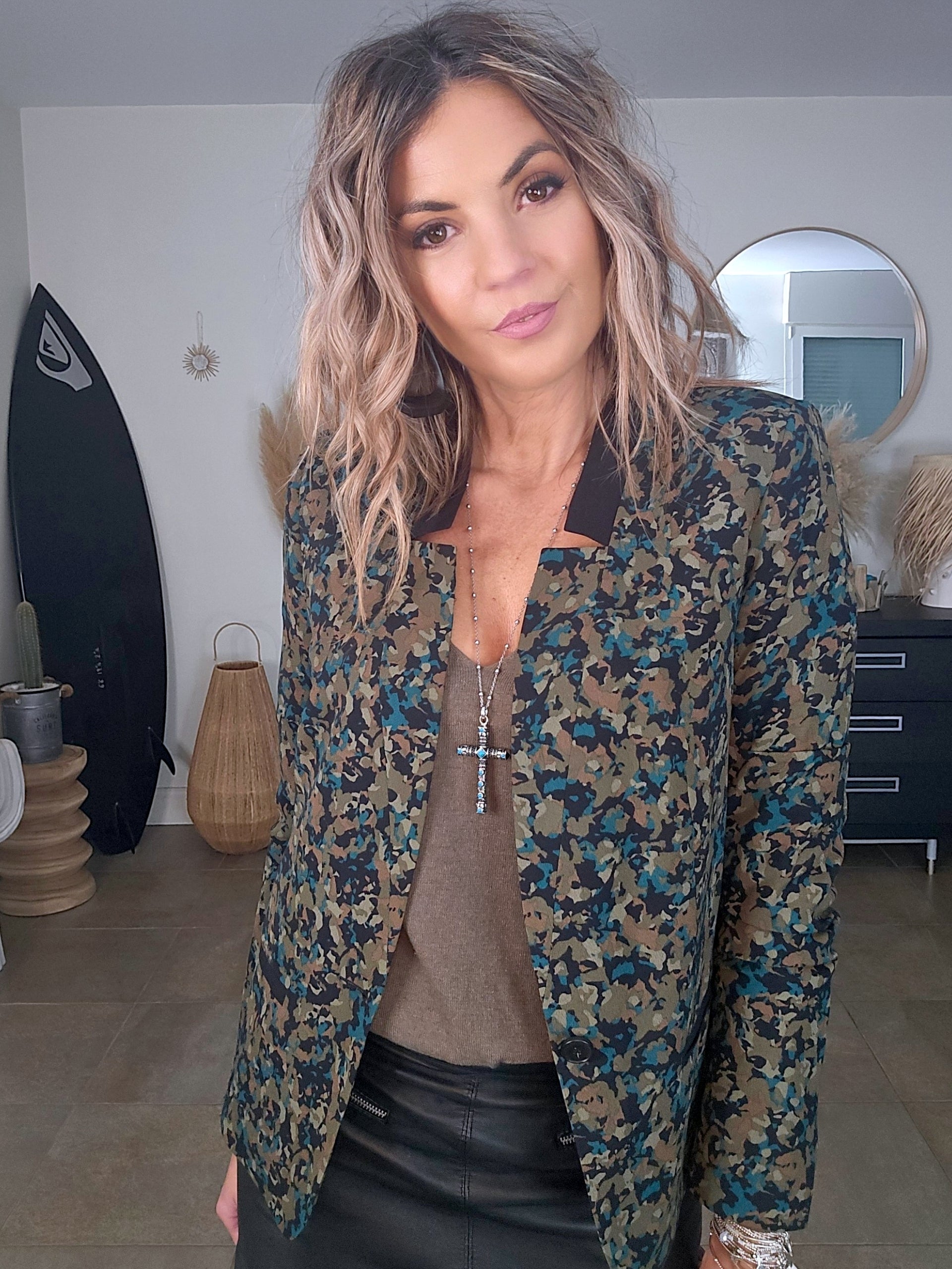 Veste cintrée à imprimé camouflage - 𝐌𝐚𝐫𝐢𝐧𝐚𝟒𝟒𝐟𝐚𝐦𝐢𝐥𝐲
