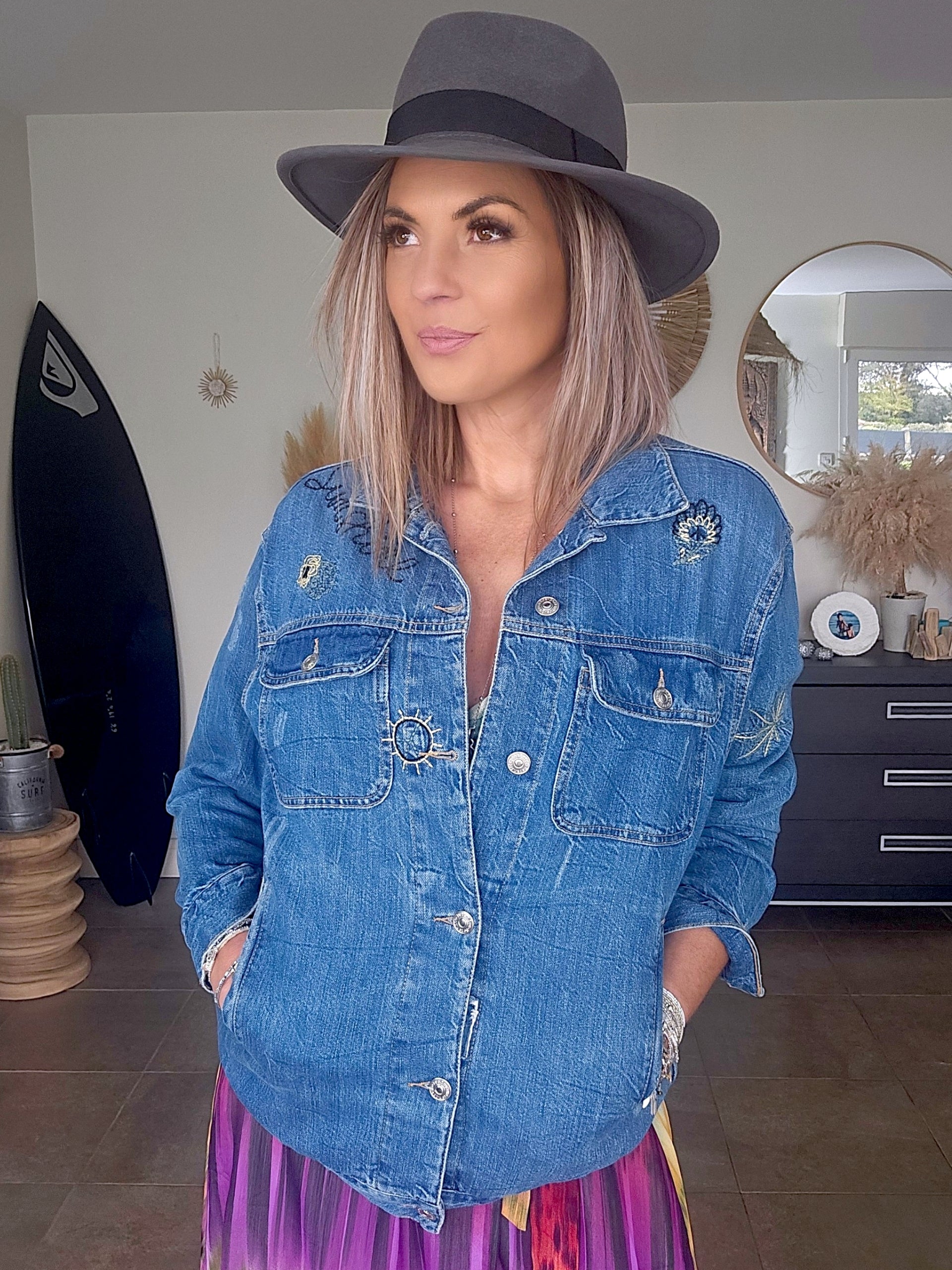 Veste brodée en jean bleu - 𝐌𝐚𝐫𝐢𝐧𝐚𝟒𝟒𝐟𝐚𝐦𝐢𝐥𝐲