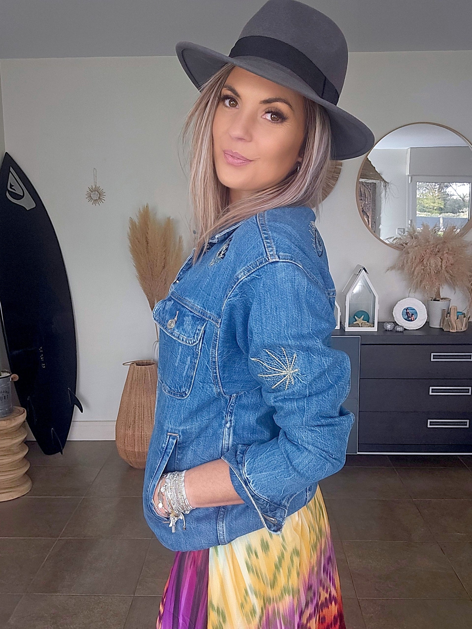 Veste brodée en jean bleu - 𝐌𝐚𝐫𝐢𝐧𝐚𝟒𝟒𝐟𝐚𝐦𝐢𝐥𝐲