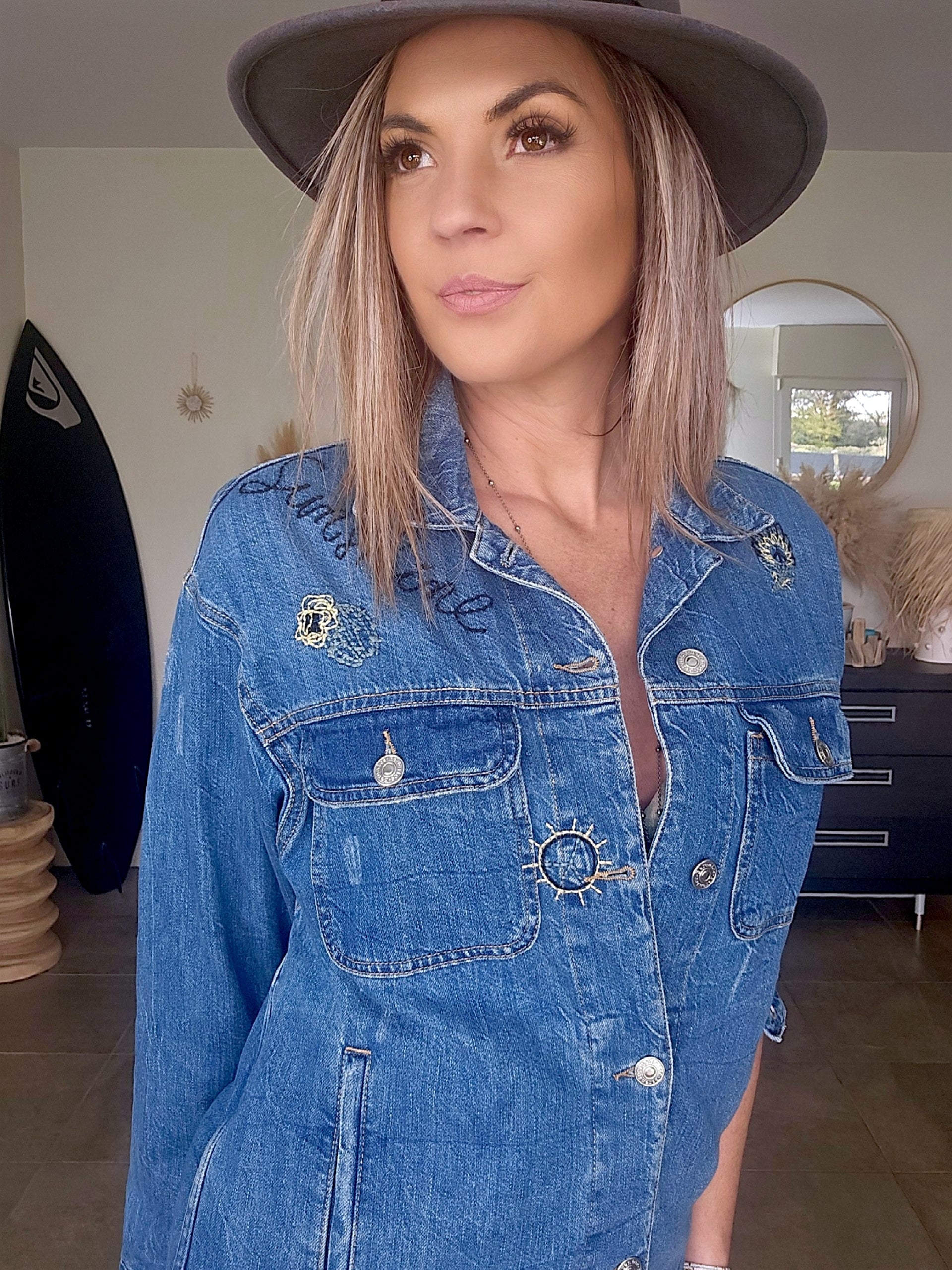 Veste brodée en jean bleu - 𝐌𝐚𝐫𝐢𝐧𝐚𝟒𝟒𝐟𝐚𝐦𝐢𝐥𝐲