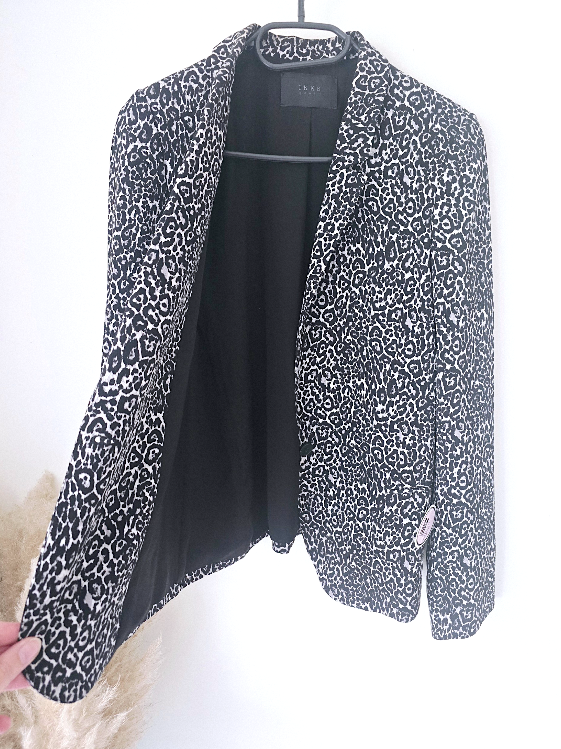 Veste léopard noire, blanche et grise - 𝐌𝐚𝐫𝐢𝐧𝐚𝟒𝟒𝐟𝐚𝐦𝐢𝐥𝐲