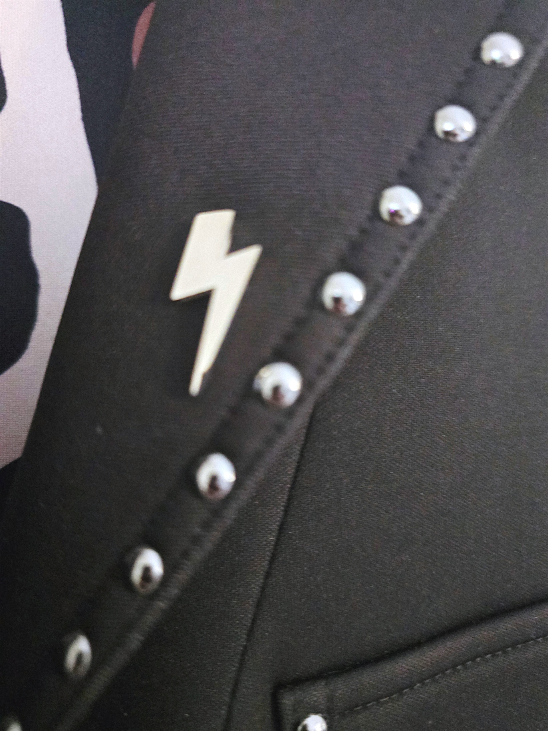 Manteau noir à clous mi-saison - 𝐌𝐚𝐫𝐢𝐧𝐚𝟒𝟒𝐟𝐚𝐦𝐢𝐥𝐲