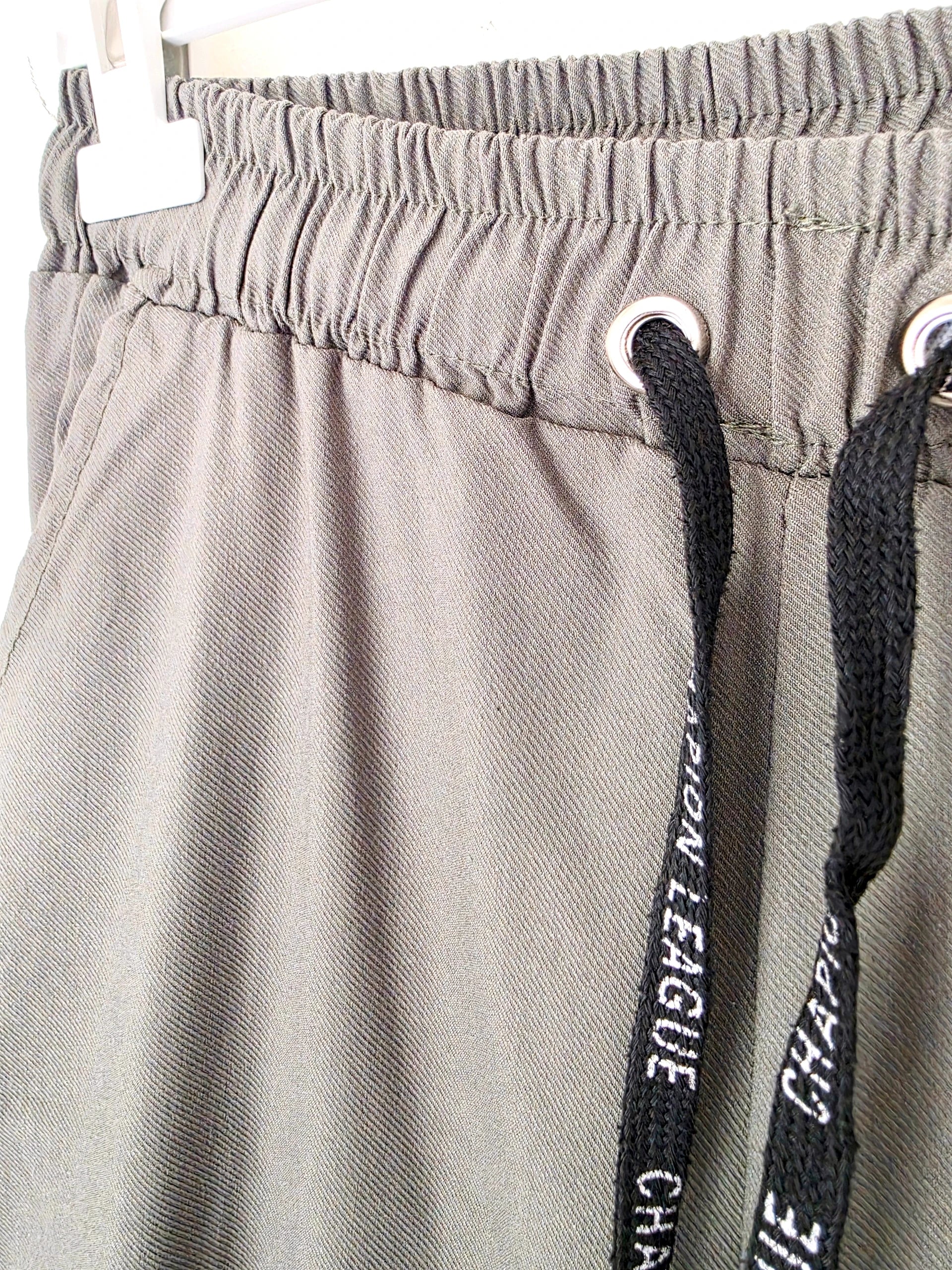 Pantalon cargo kaki - 𝐌𝐚𝐫𝐢𝐧𝐚𝟒𝟒𝐟𝐚𝐦𝐢𝐥𝐲