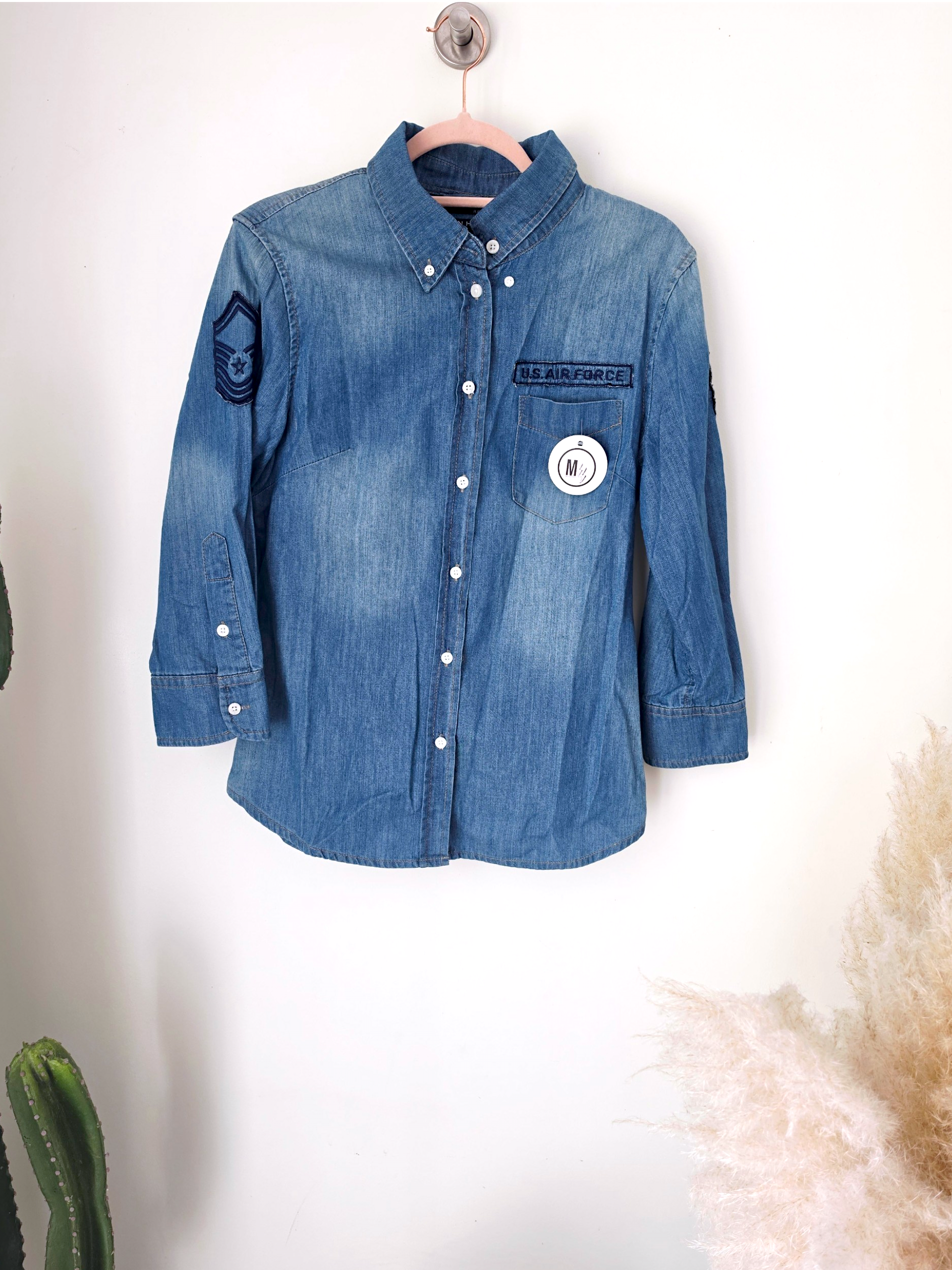 Chemise en jean headshot - 𝐌𝐚𝐫𝐢𝐧𝐚𝟒𝟒𝐟𝐚𝐦𝐢𝐥𝐲
