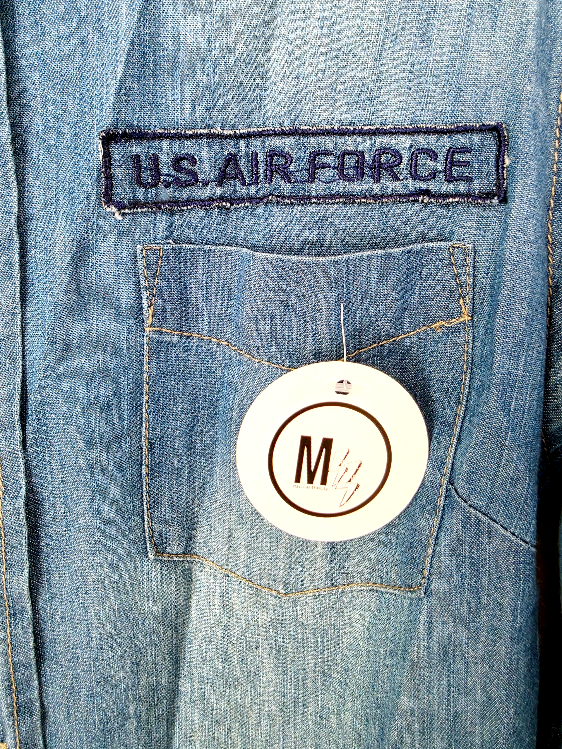 Chemise en jean headshot - 𝐌𝐚𝐫𝐢𝐧𝐚𝟒𝟒𝐟𝐚𝐦𝐢𝐥𝐲