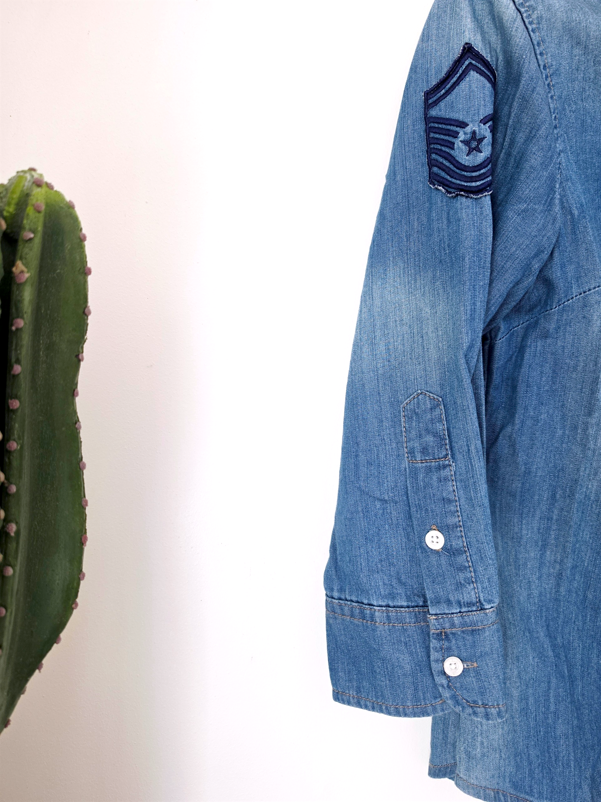 Chemise en jean headshot - 𝐌𝐚𝐫𝐢𝐧𝐚𝟒𝟒𝐟𝐚𝐦𝐢𝐥𝐲