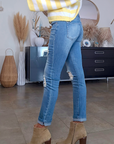 Jean bleu délavé avec empiècements en dentelle - 𝐌𝐚𝐫𝐢𝐧𝐚𝟒𝟒𝐟𝐚𝐦𝐢𝐥𝐲