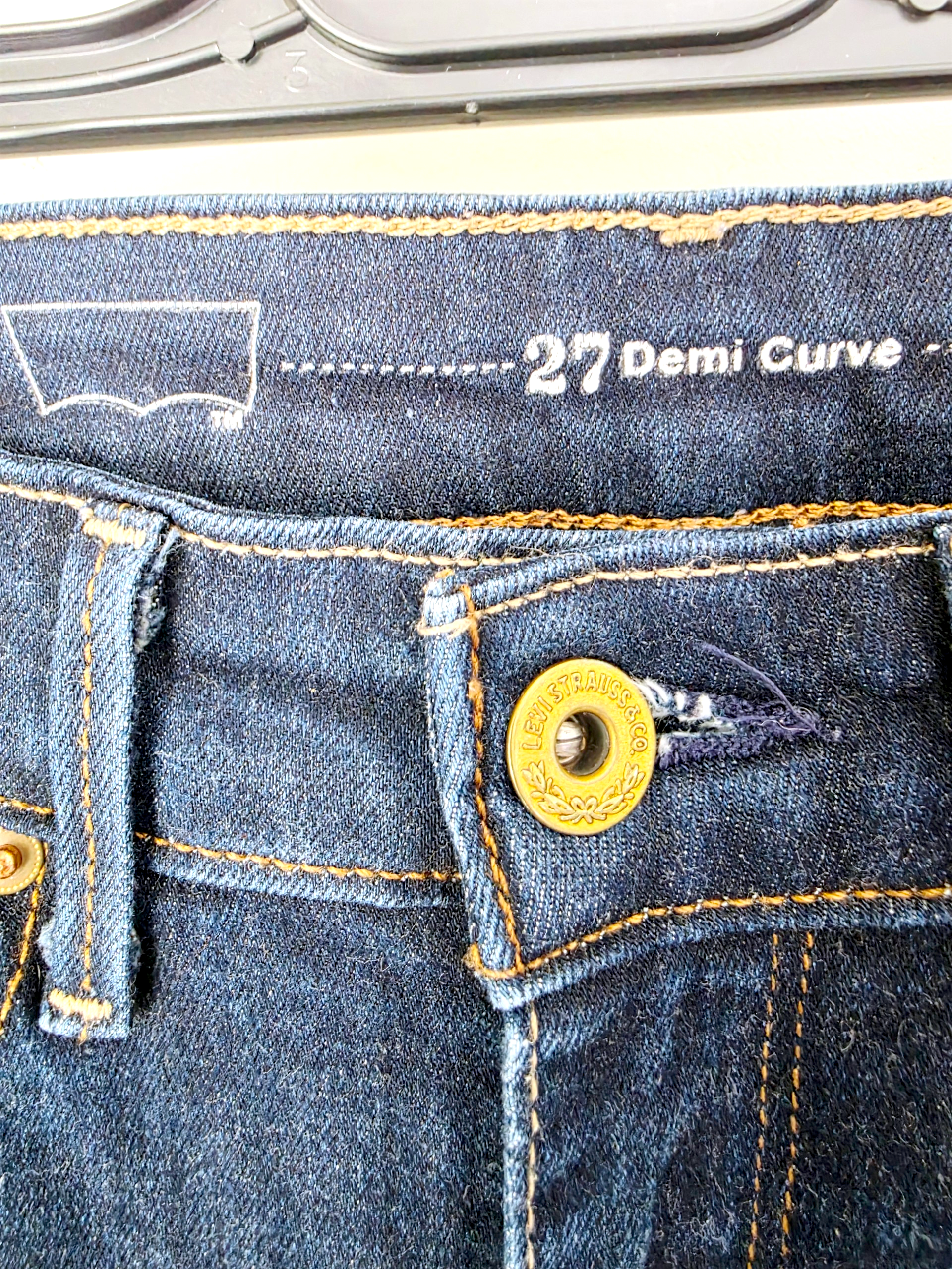 Jean brut demi curve - 𝐌𝐚𝐫𝐢𝐧𝐚𝟒𝟒𝐟𝐚𝐦𝐢𝐥𝐲