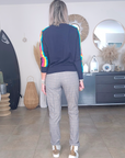 Pull bleu marine manches arc-en-ciel fluo - 𝐌𝐚𝐫𝐢𝐧𝐚𝟒𝟒𝐟𝐚𝐦𝐢𝐥𝐲