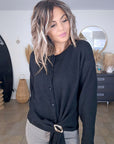 Cardigan noir à boucle dorée - 𝐌𝐚𝐫𝐢𝐧𝐚𝟒𝟒𝐟𝐚𝐦𝐢𝐥𝐲