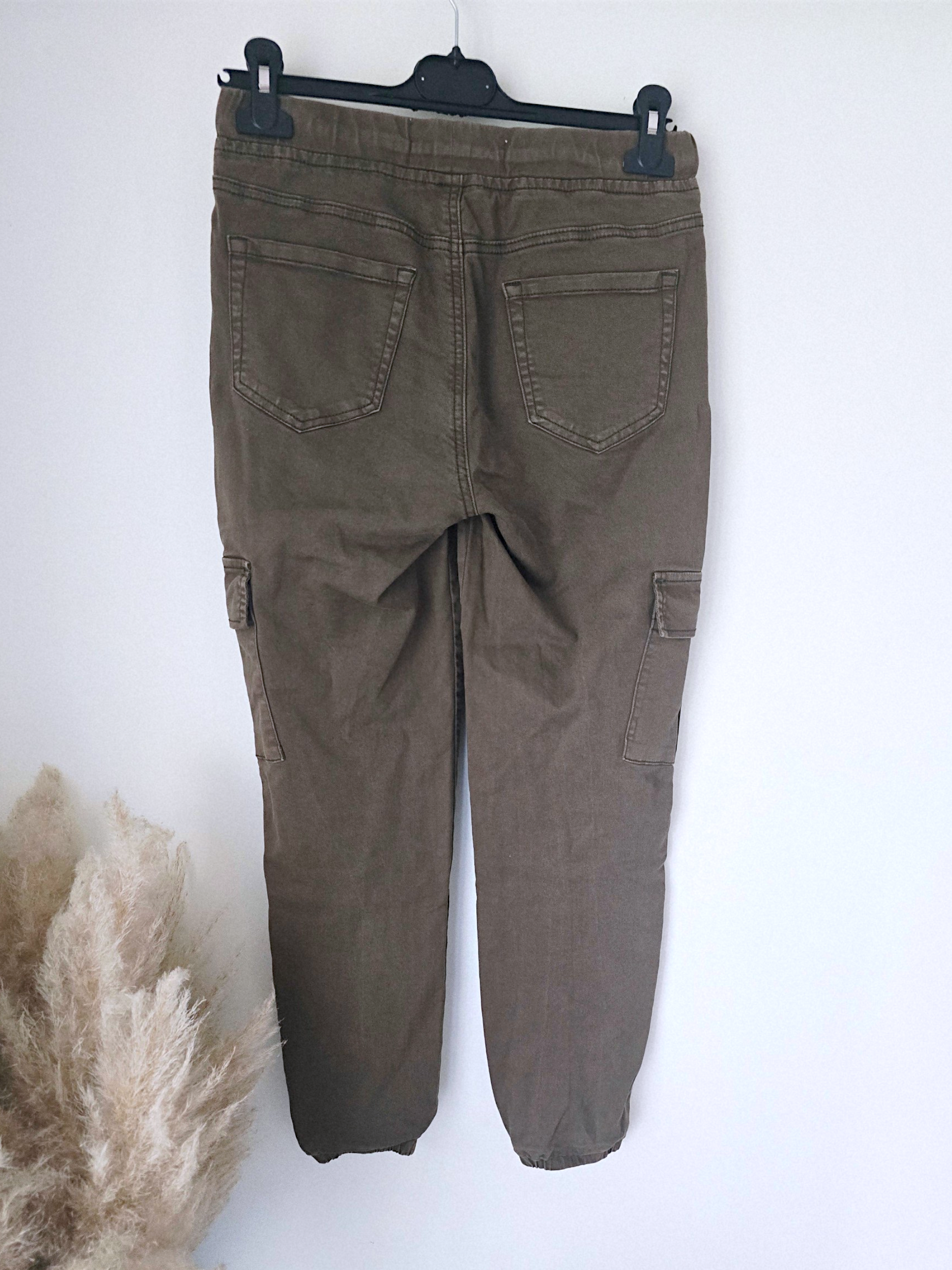 Pantalon cargo kaki - 𝐌𝐚𝐫𝐢𝐧𝐚𝟒𝟒𝐟𝐚𝐦𝐢𝐥𝐲