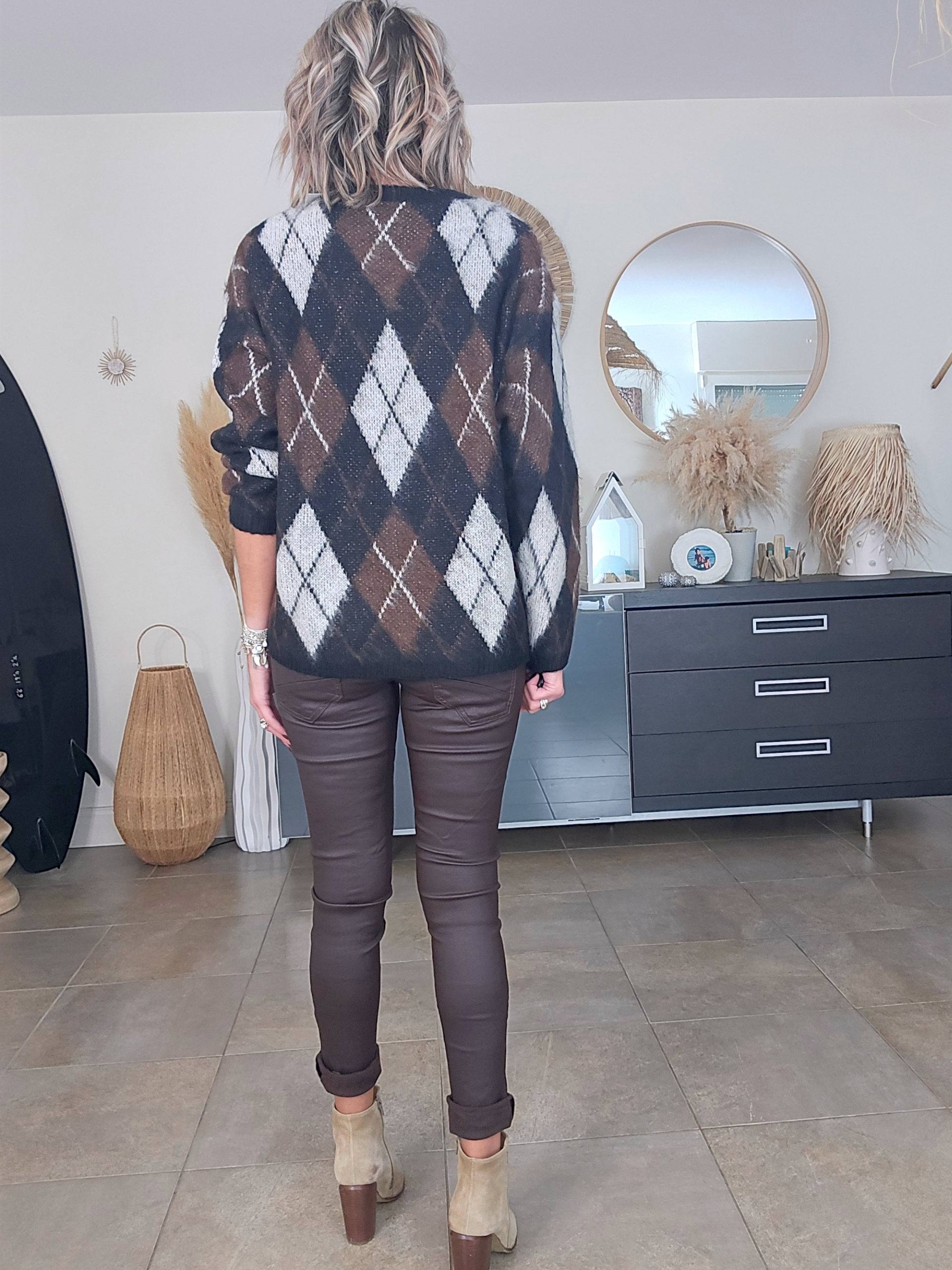 Pull à damiers marron - 𝐌𝐚𝐫𝐢𝐧𝐚𝟒𝟒𝐟𝐚𝐦𝐢𝐥𝐲